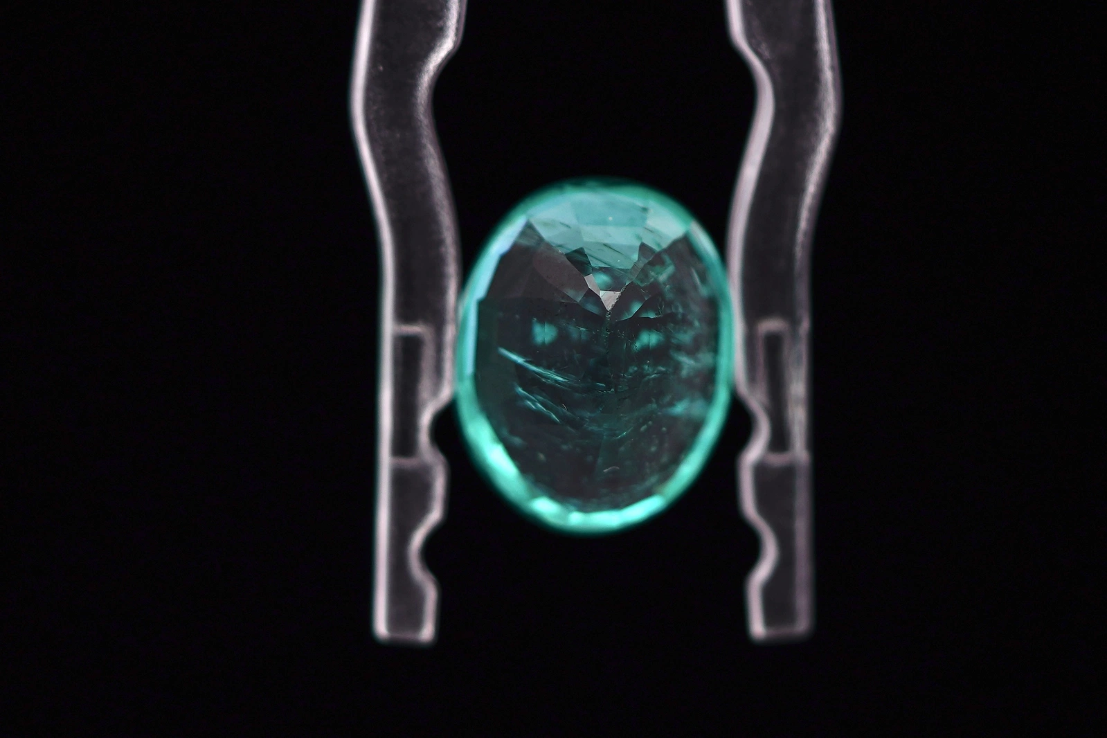 3.30 cts Natural Zambian Emerald Loose Gemstone — view 2