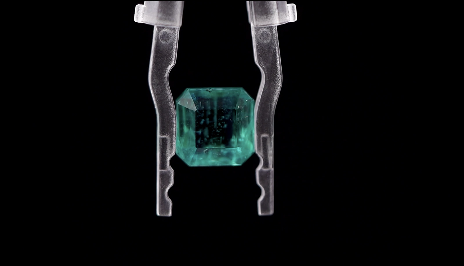 3.99 cts Natural Zambian Emerald Loose Gemstone — view 5