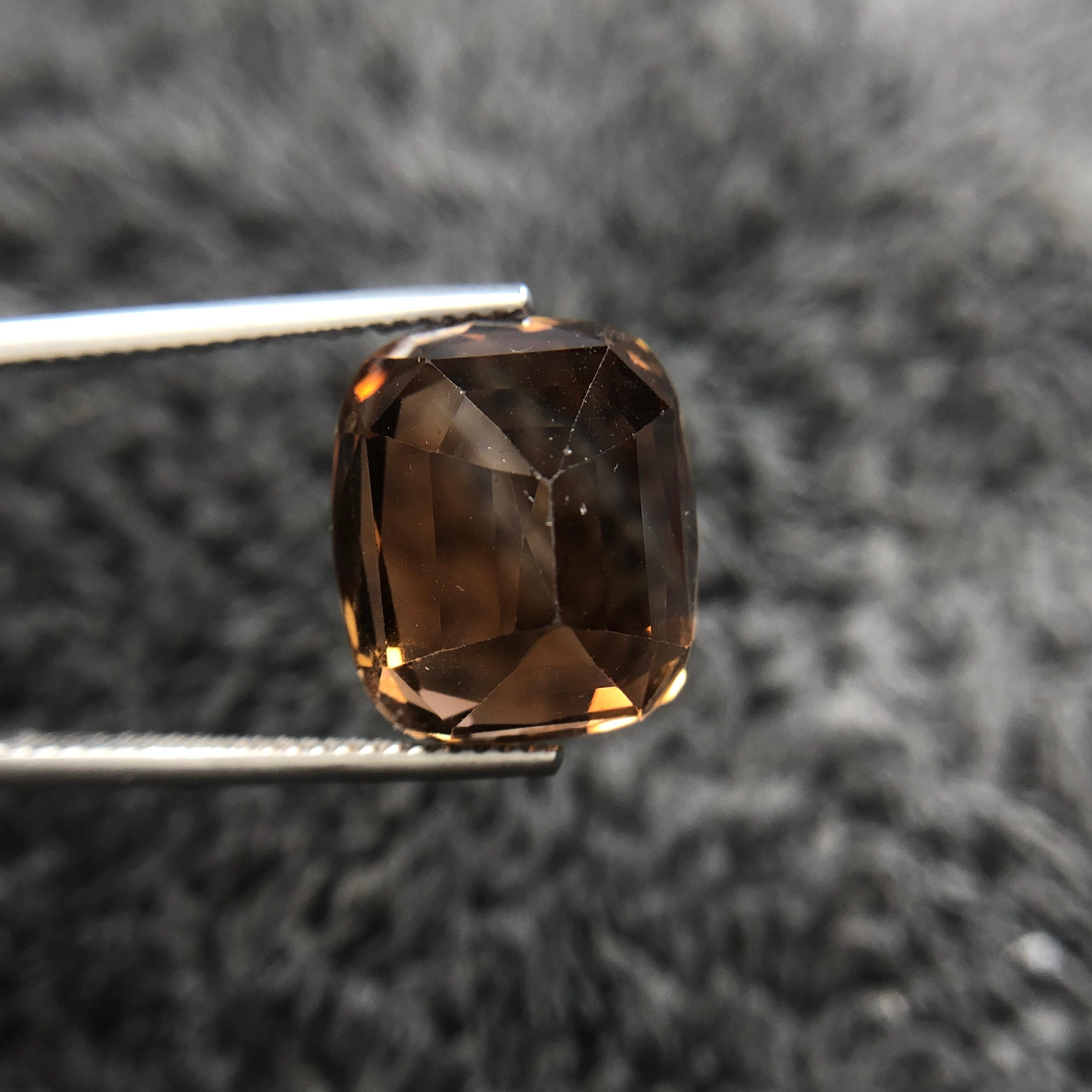 17.81 ct Brown Topaz from Pakistan — view 3