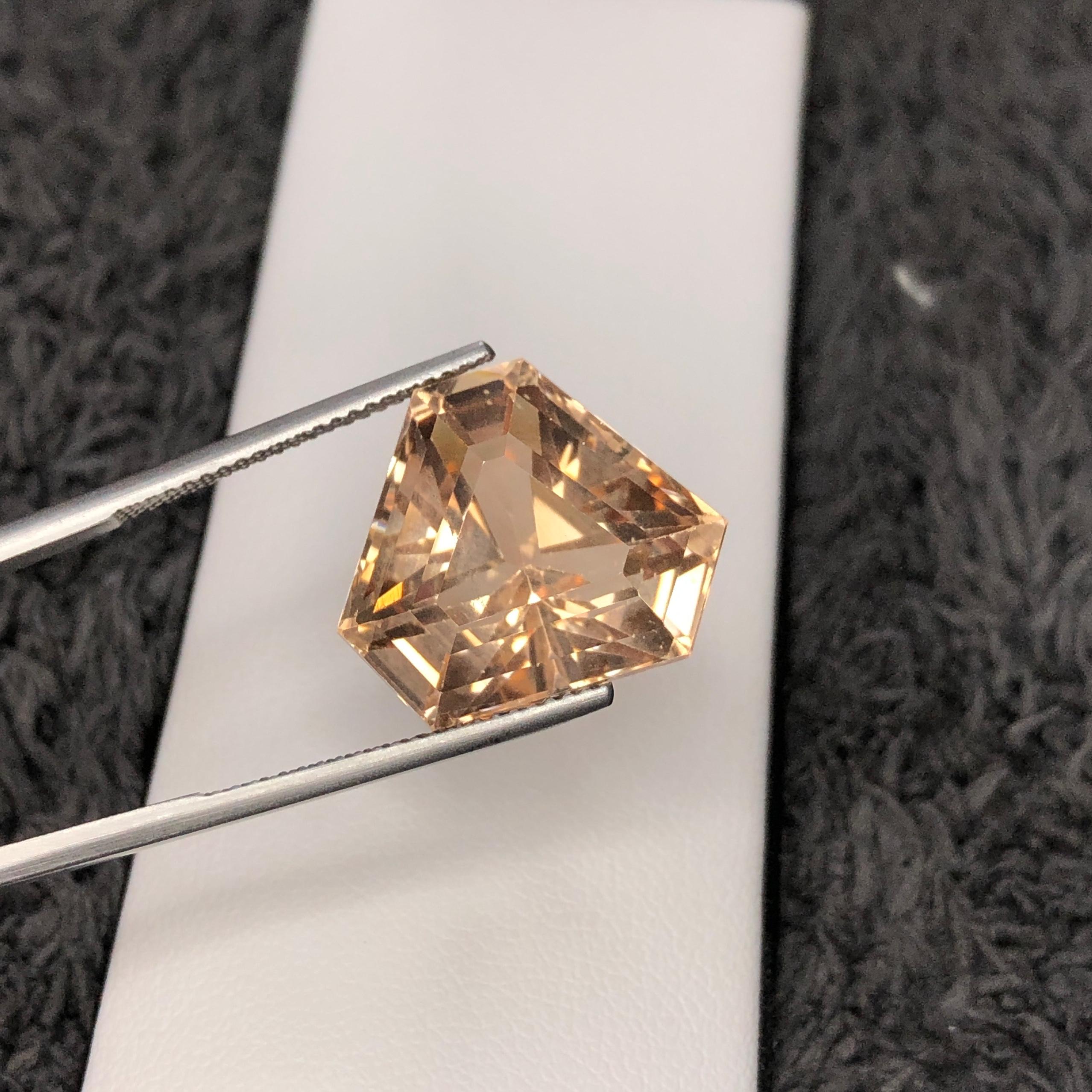 22.72 ct Topaz – Loose Gemstone — view 4