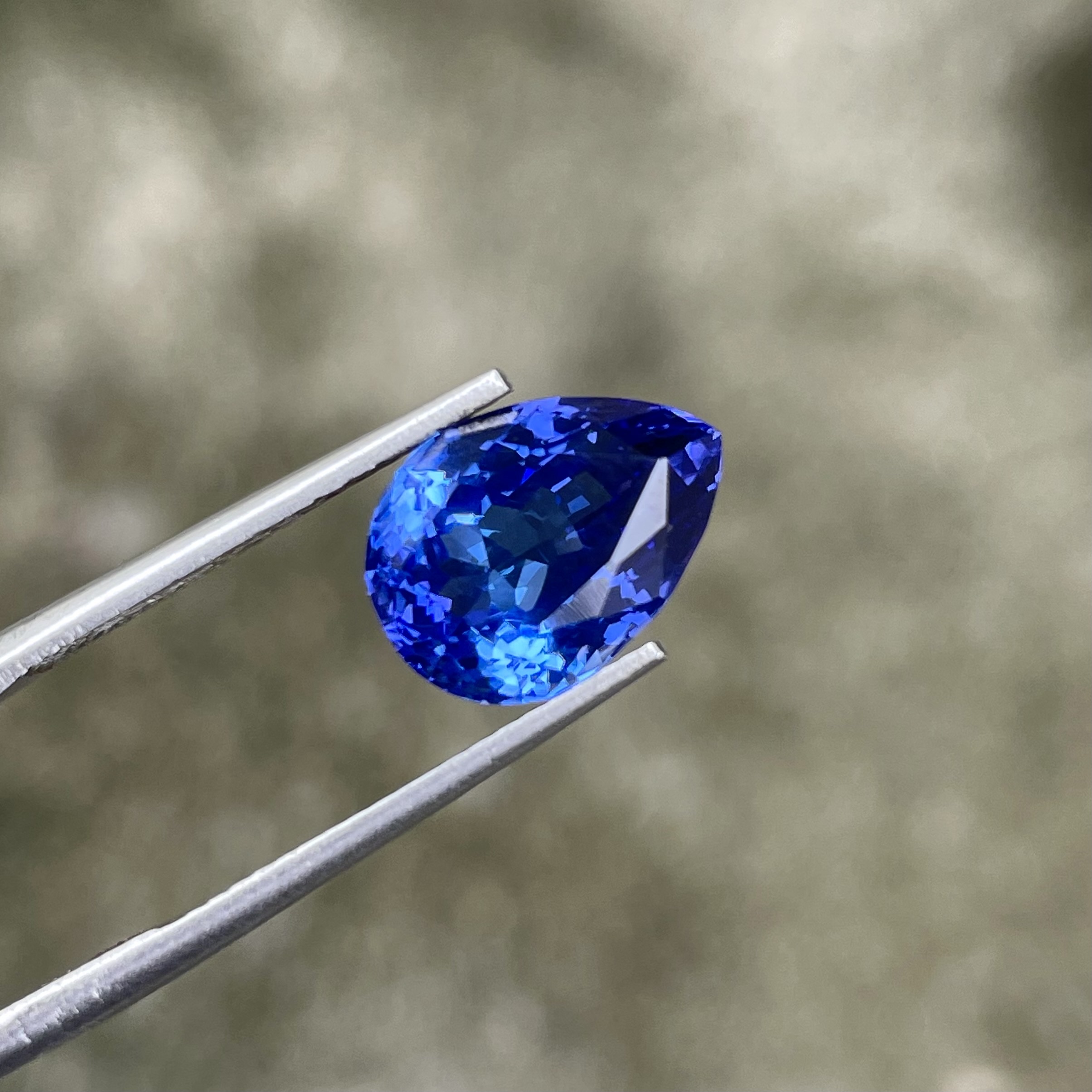 4.50 Carats Natural Pear Shaped Tanzanite — view 3
