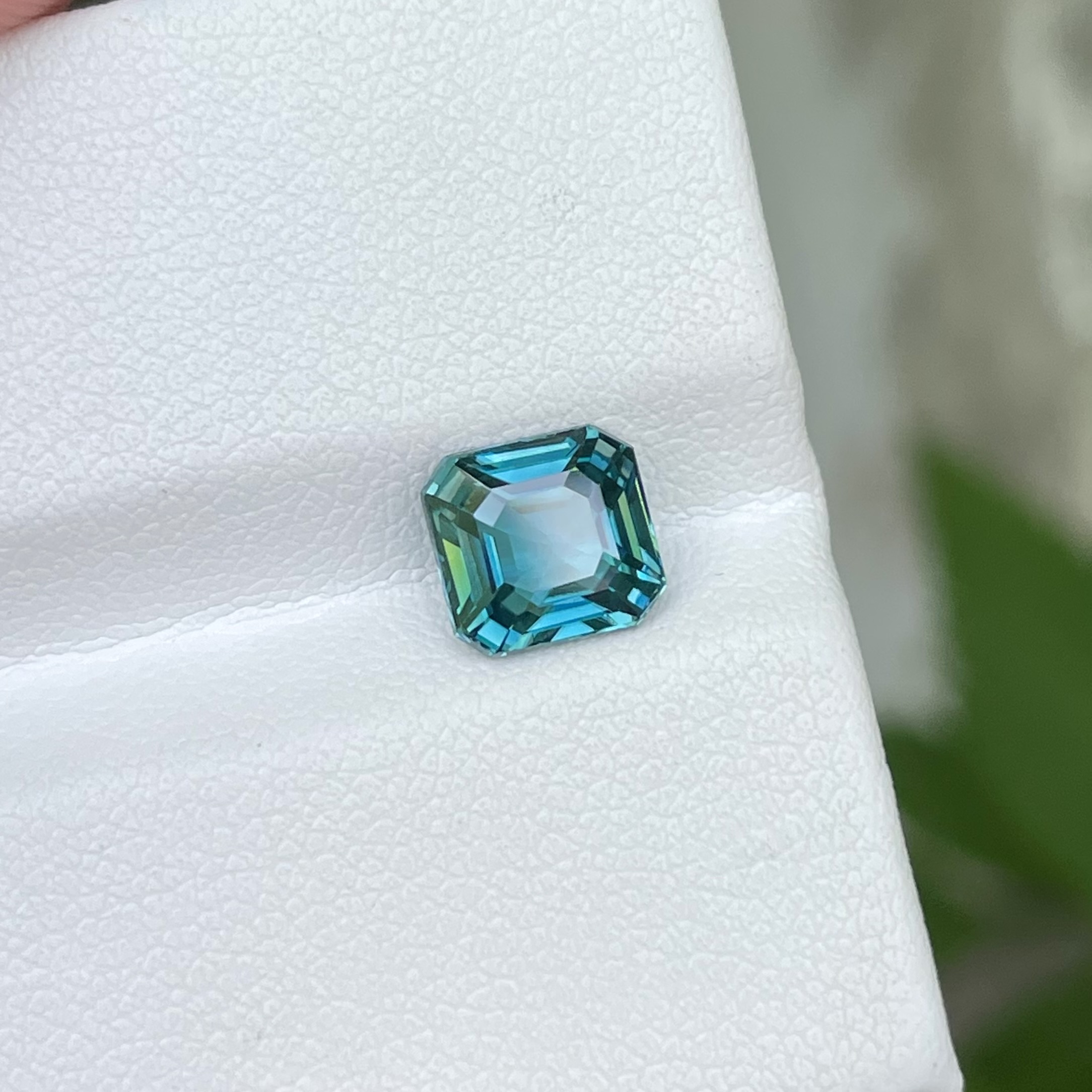 2.70 Carats Neon Blue Zircon — view 3
