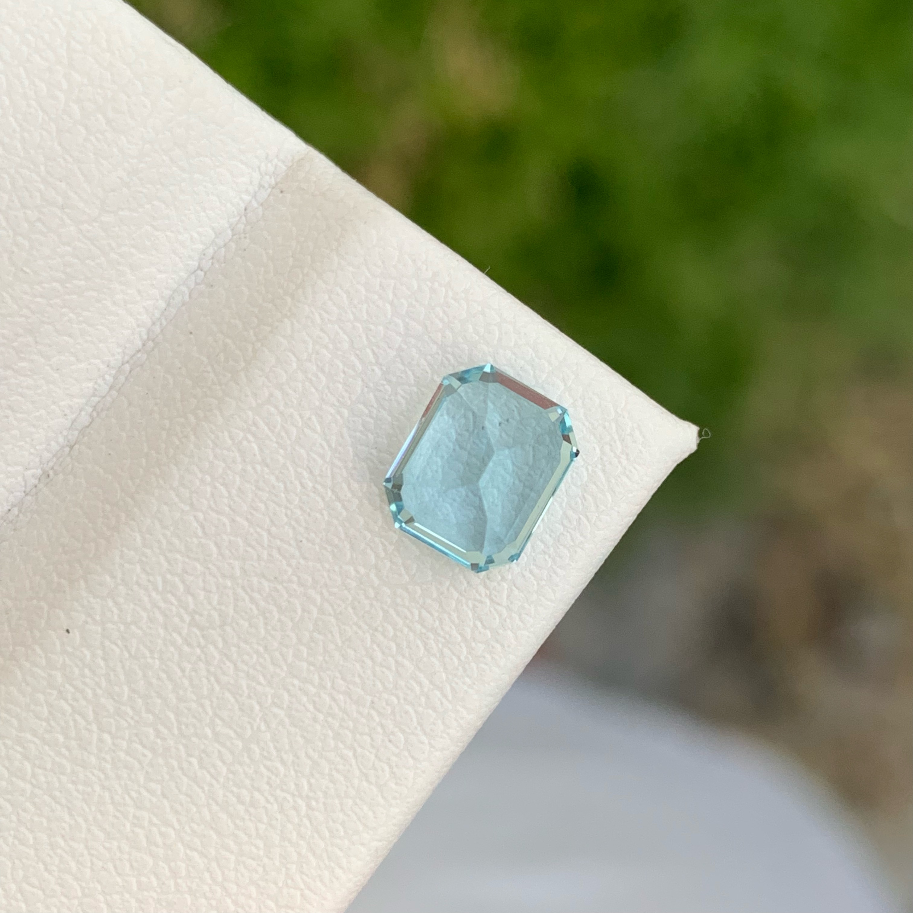 1.50 Carats Aquamarine — view 2