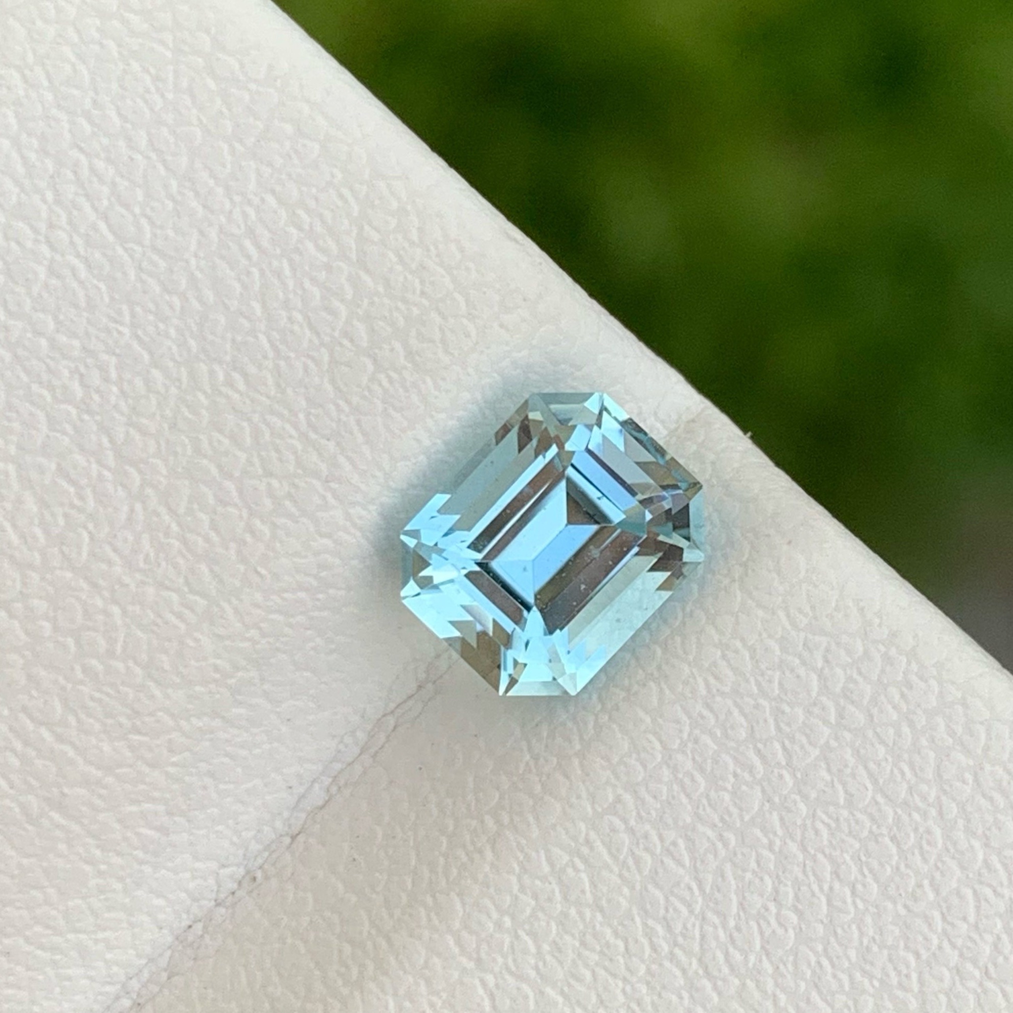1.50 Carats Aquamarine — view 4