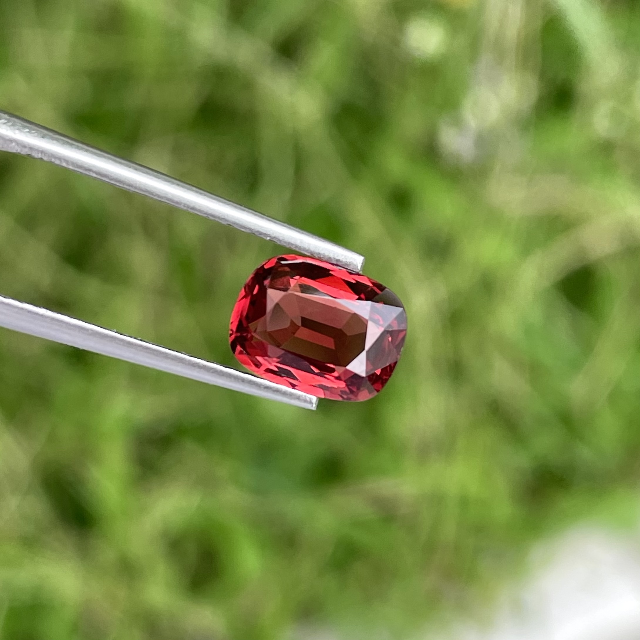 1.85 carats Spinel — view 1