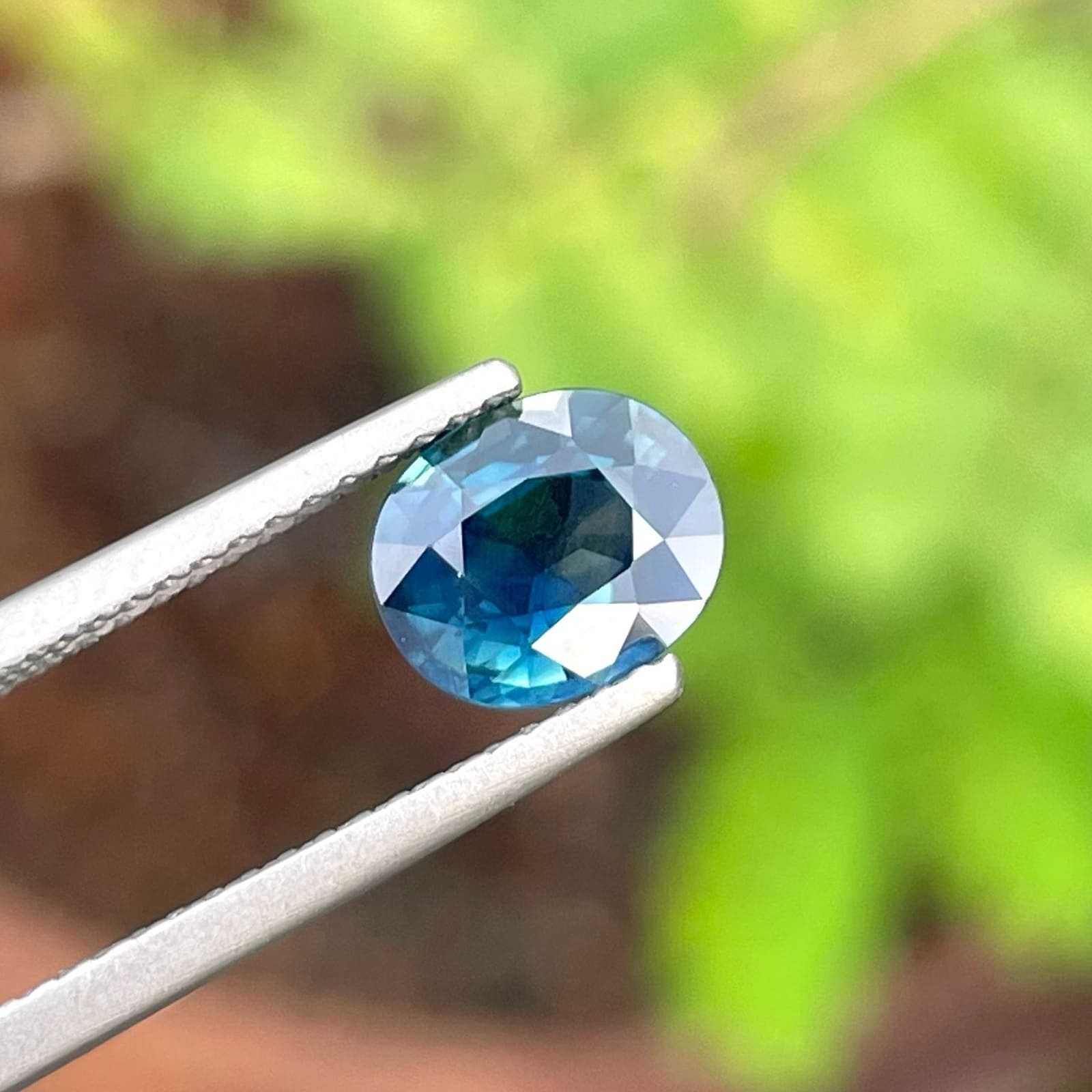 1.56 Carats Natural Greenish Blue Sapphire — view 3