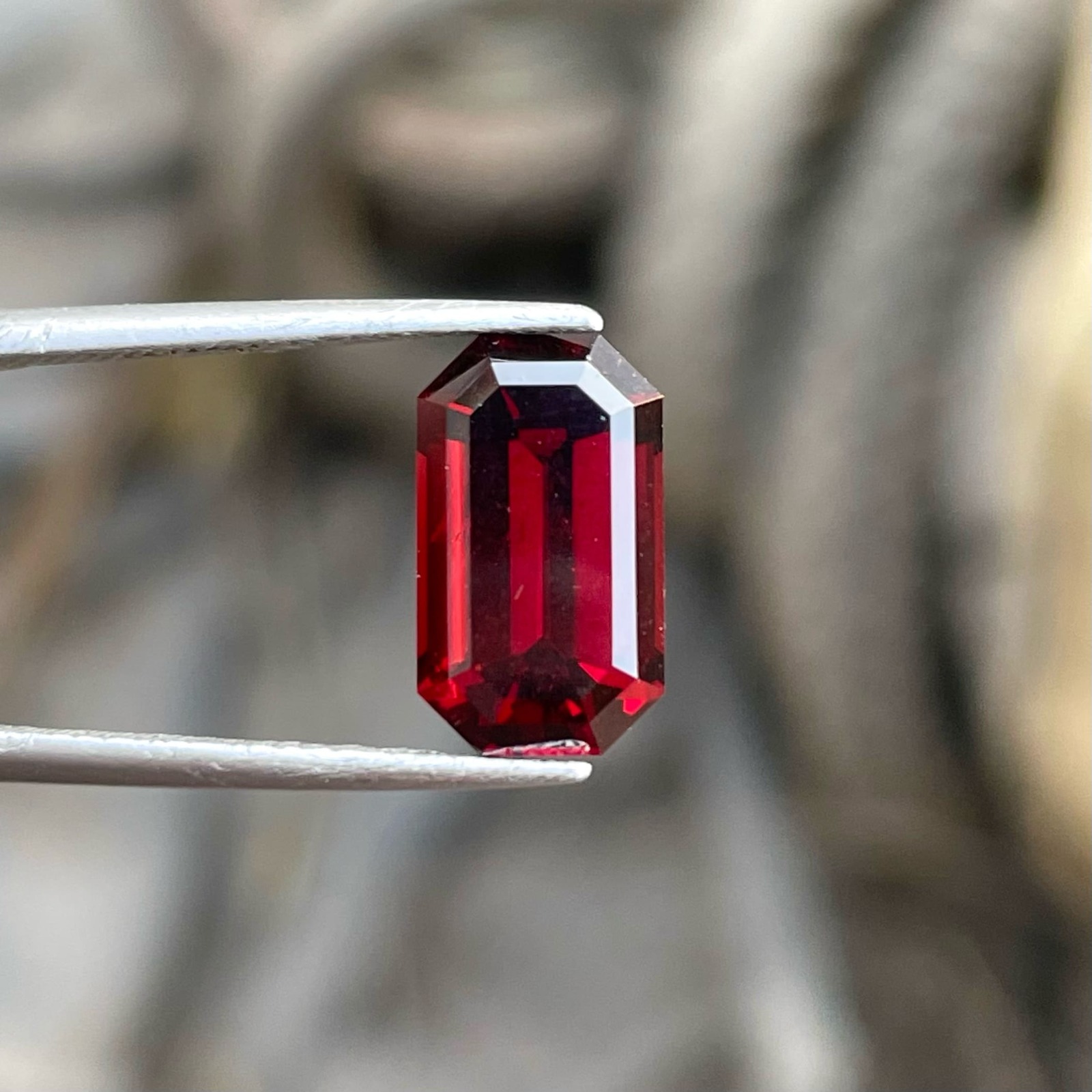 4.90 Carats Natural Hot Red Gatnet