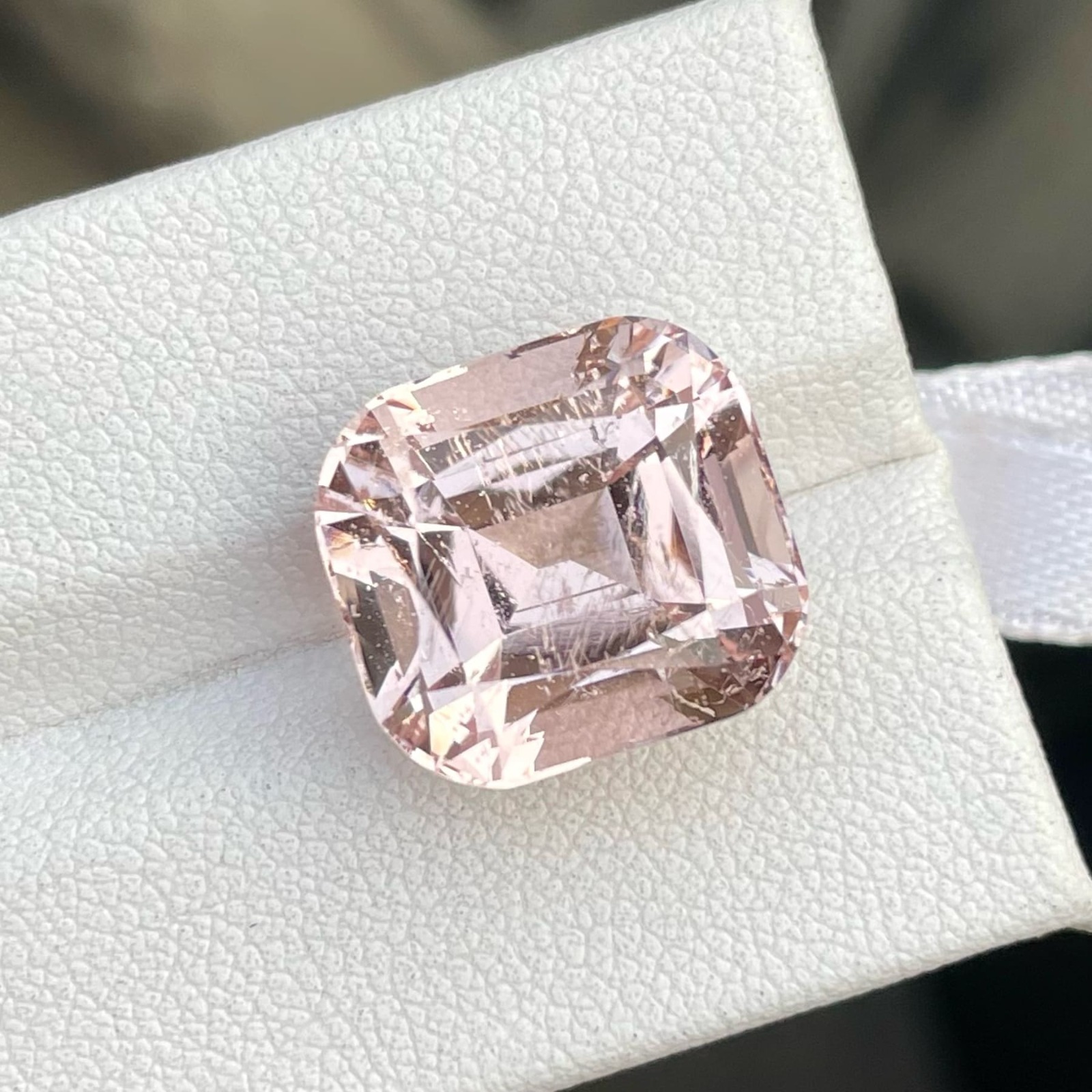 13.66 Carats Soft Peach Morganite Loose Gamstone