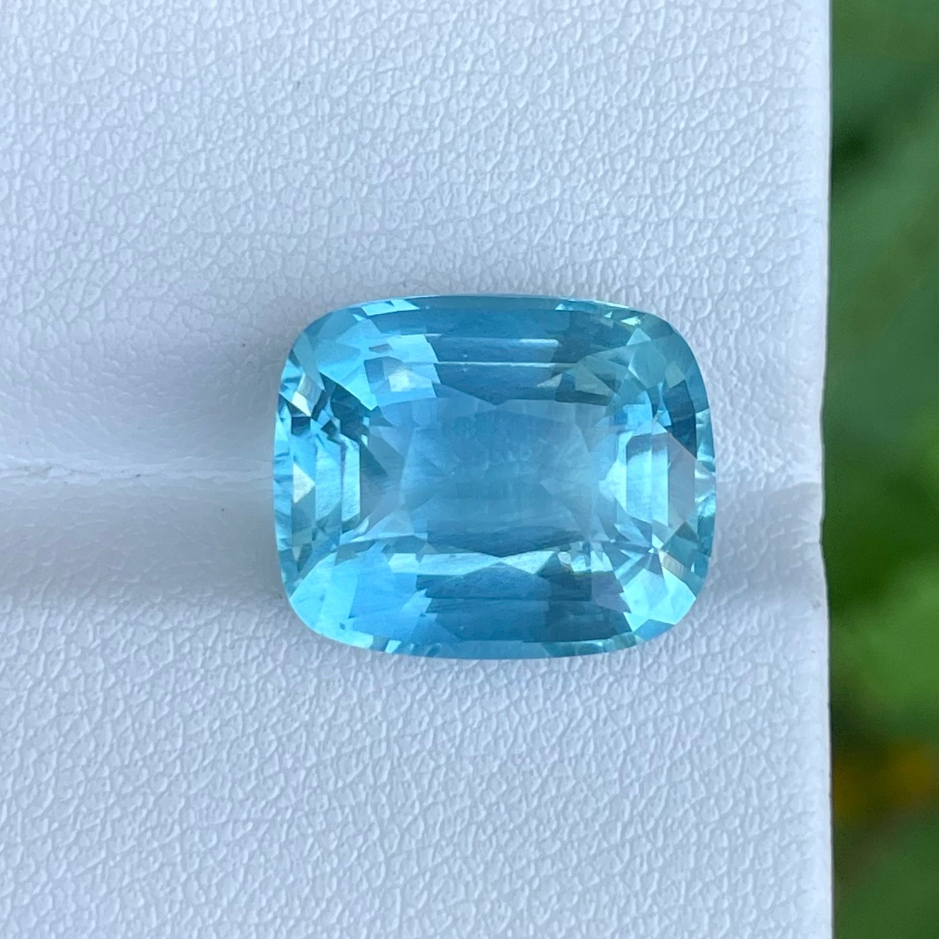 11.60 Carats Blue Aquamarine