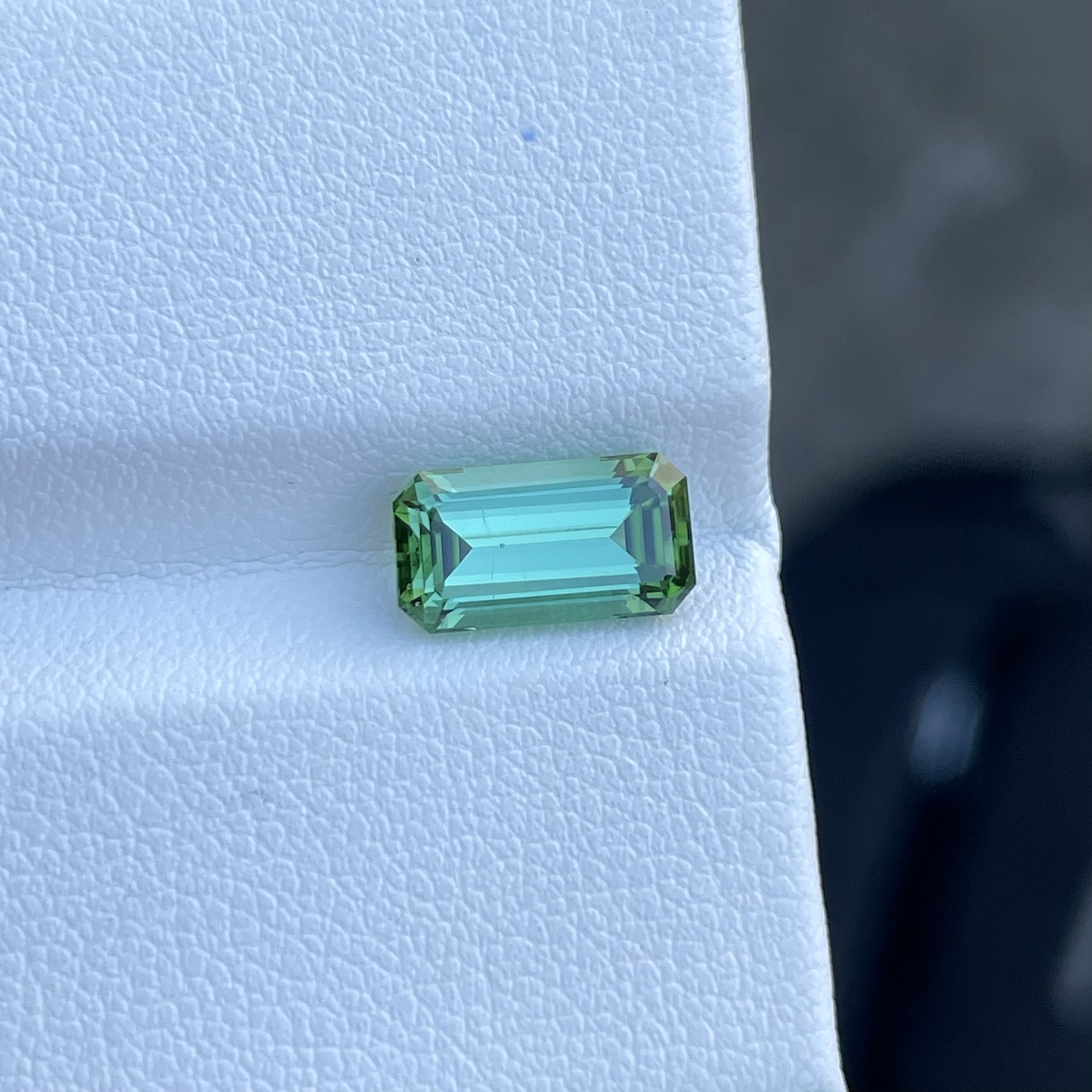 2.60 Carats Mint Green Tourmaline — view 4