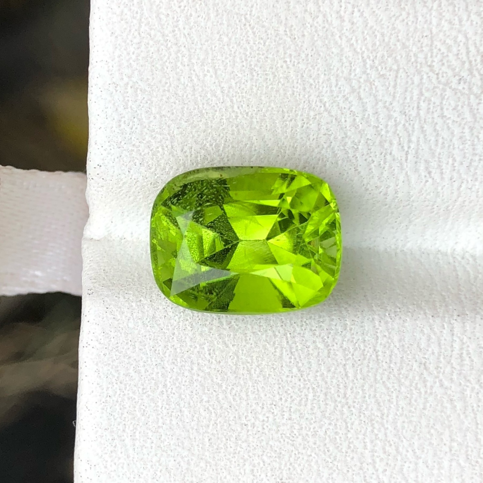 5.95 Carats Natural Apple Green Peridot Loose Gemstone