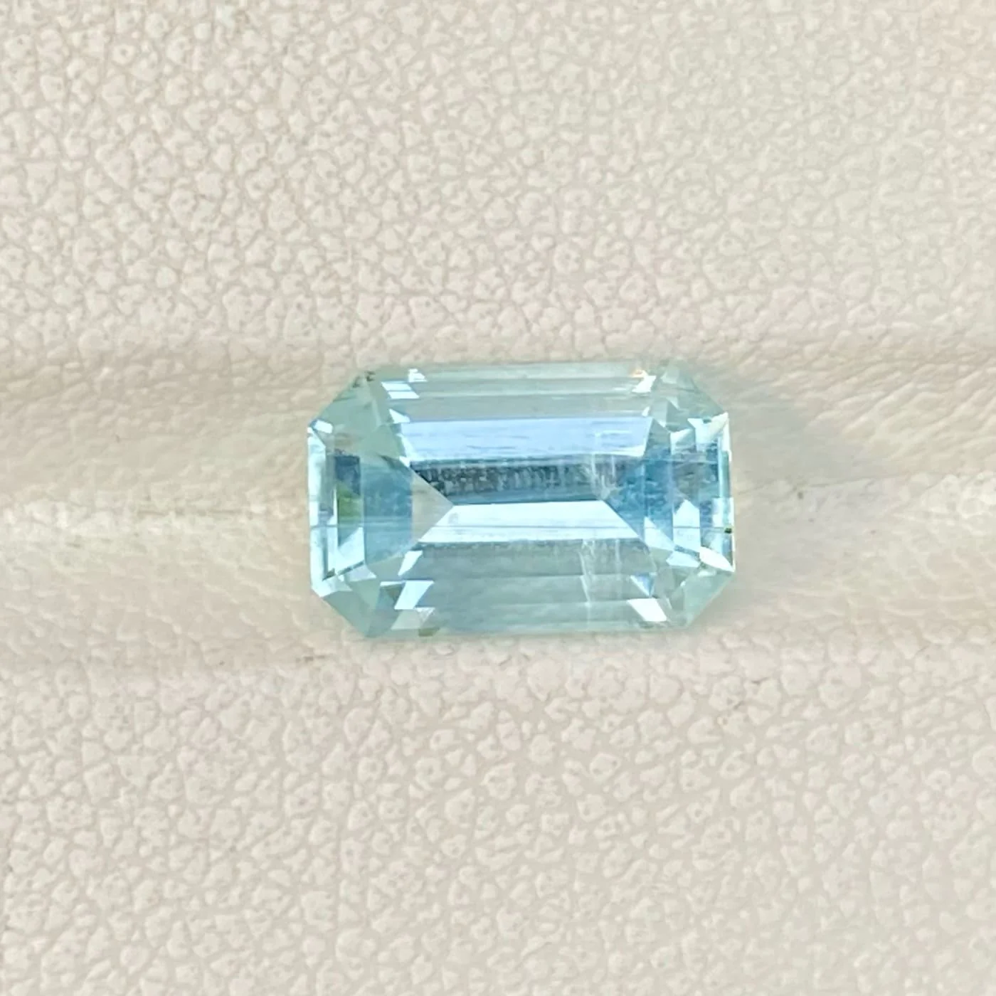Beautiful Freezy Ice Blue Aquamarine — view 1