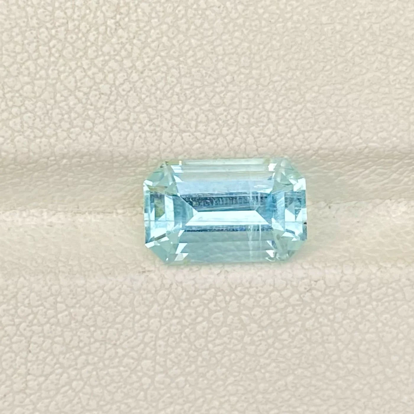 Beautiful Freezy Ice Blue Aquamarine — view 2