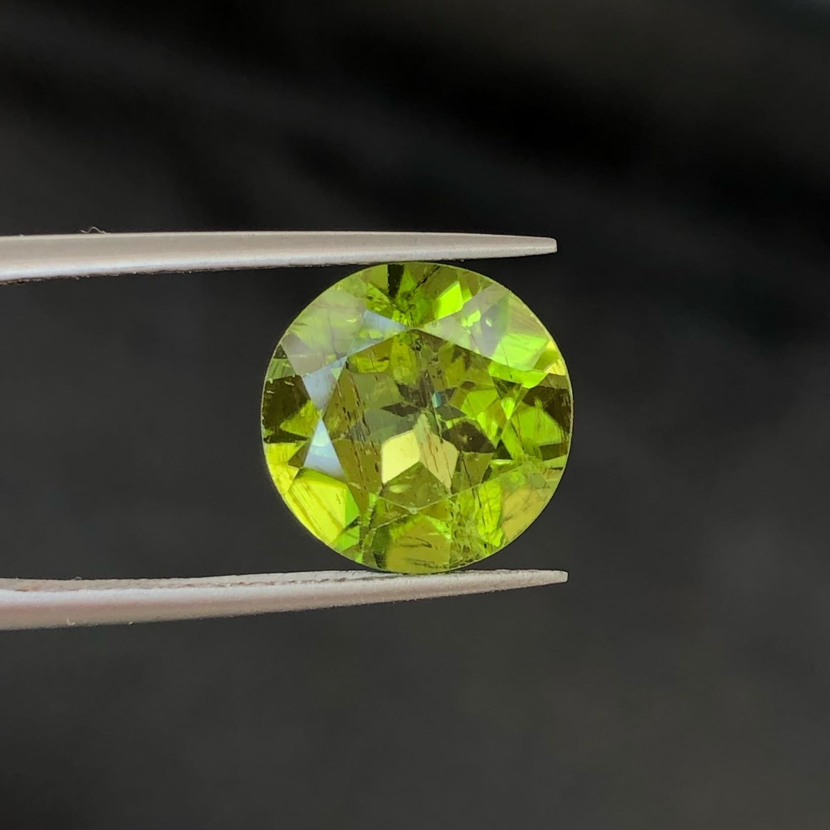 5.45 Carats Peridot — view 1