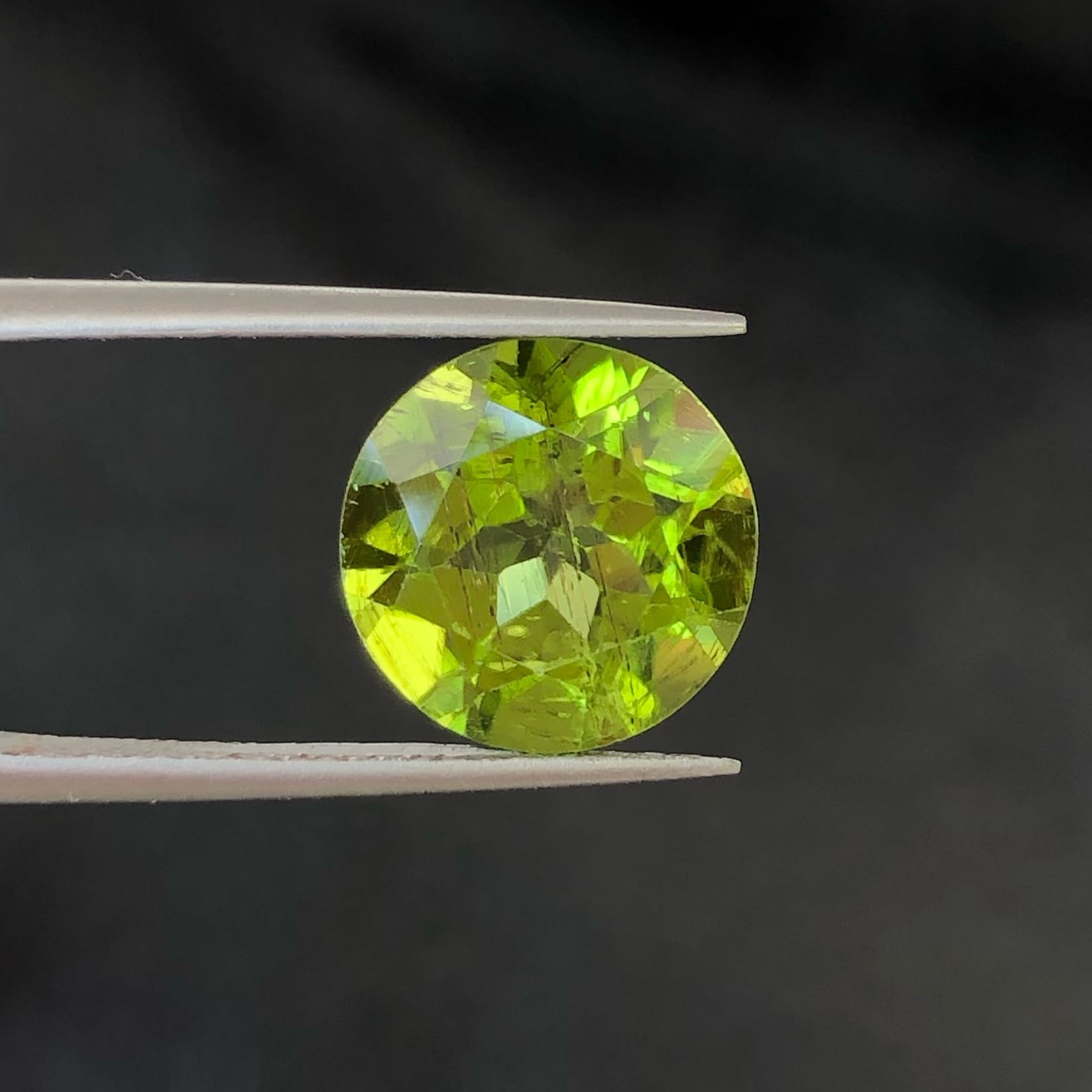 5.45 Carats Peridot — view 2