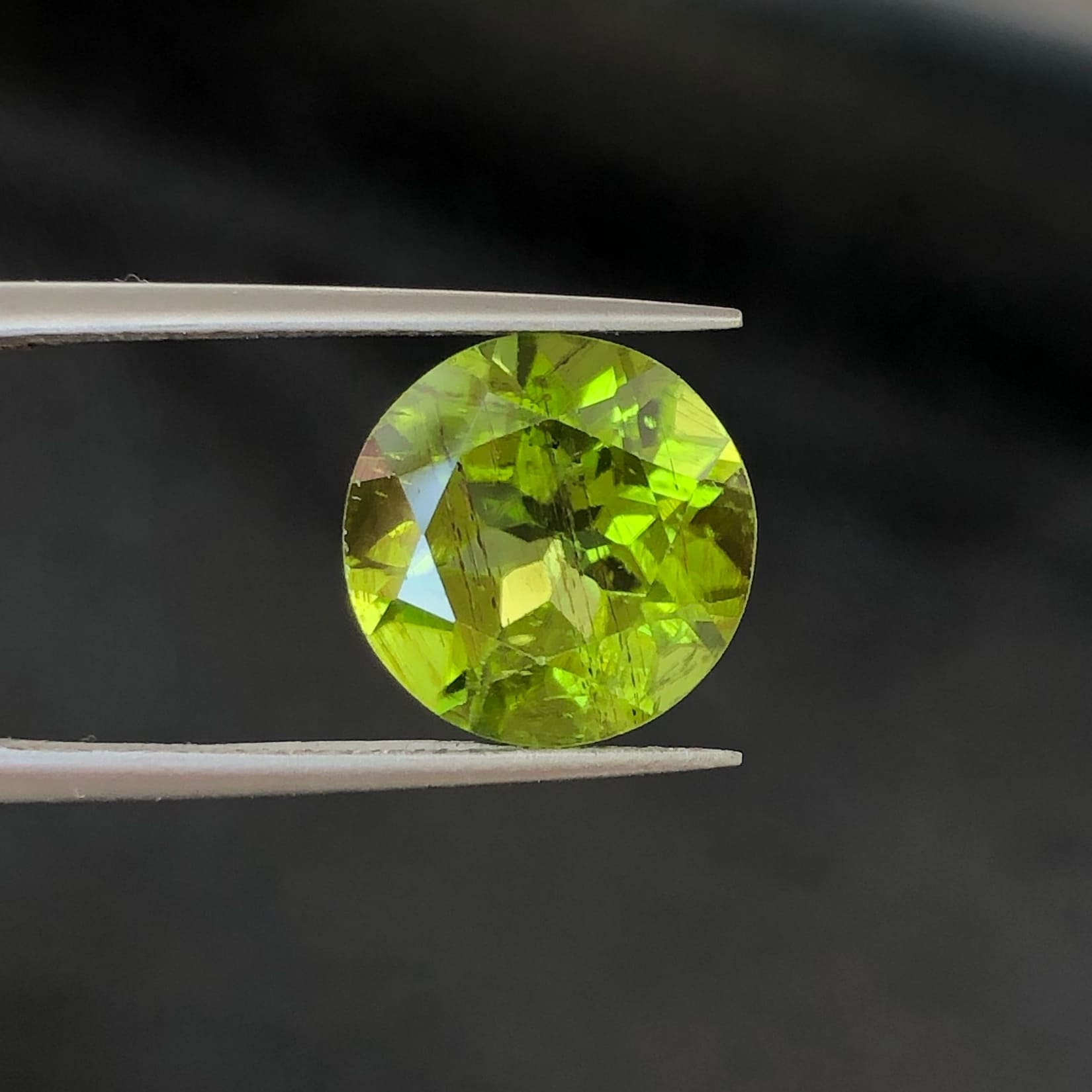 5.45 Carats Peridot — view 3