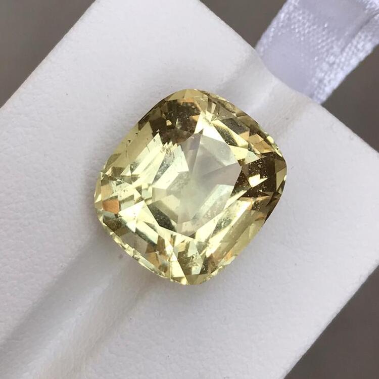 14.40 Carats Heliodore — view 2