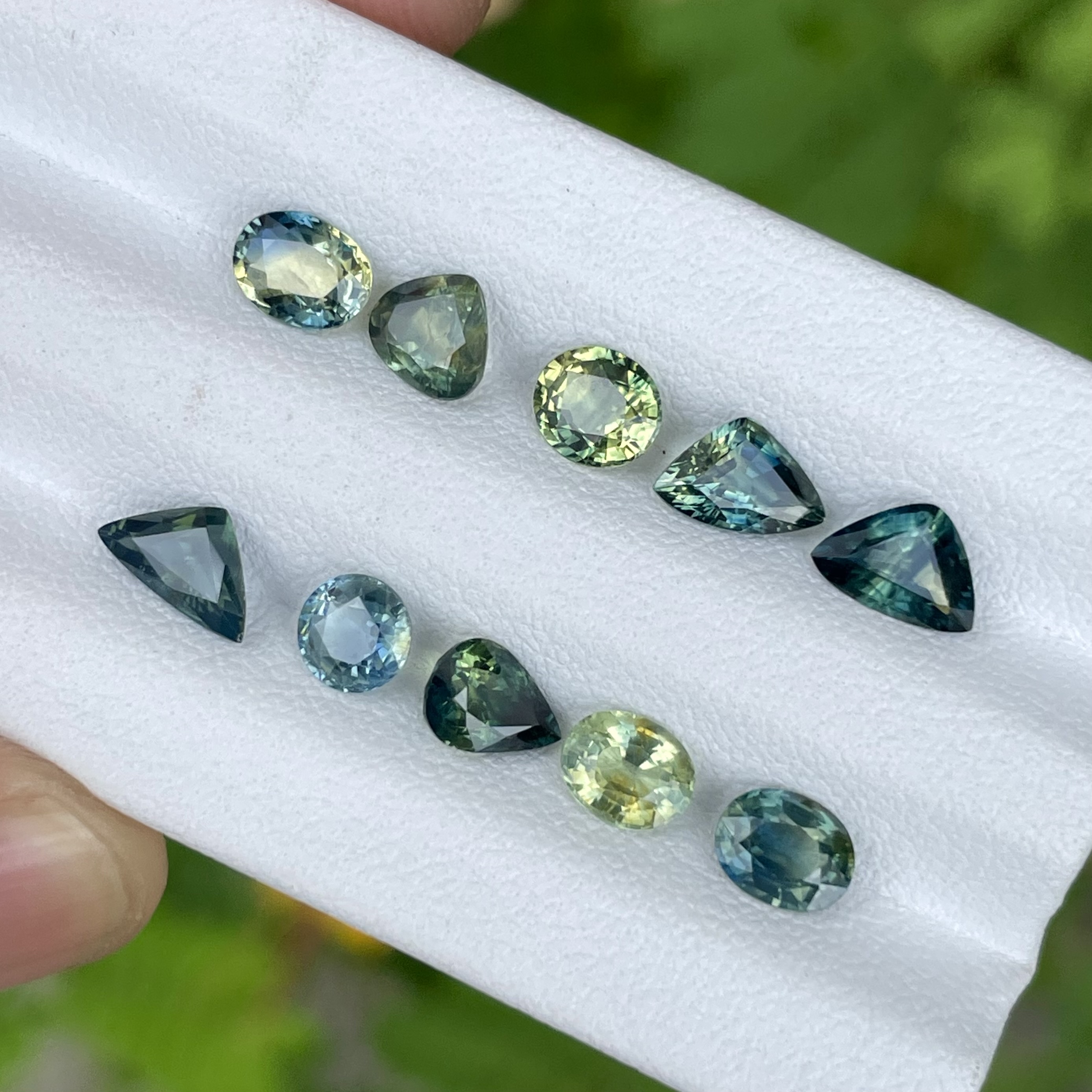 Natural Parti Sapphire Gemstone