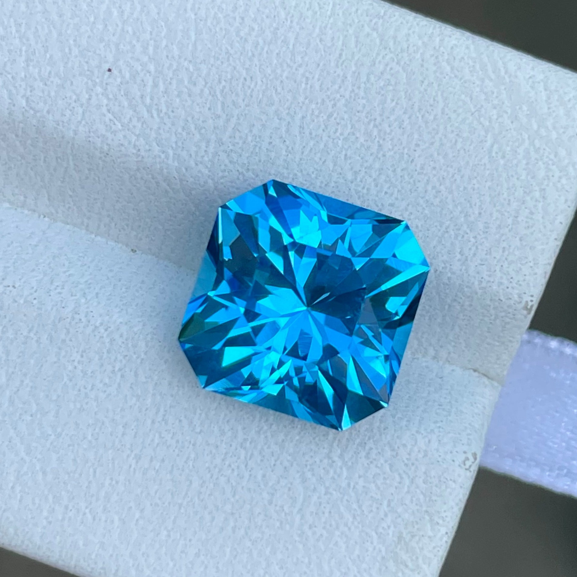 Neon Blue Topaz — view 2