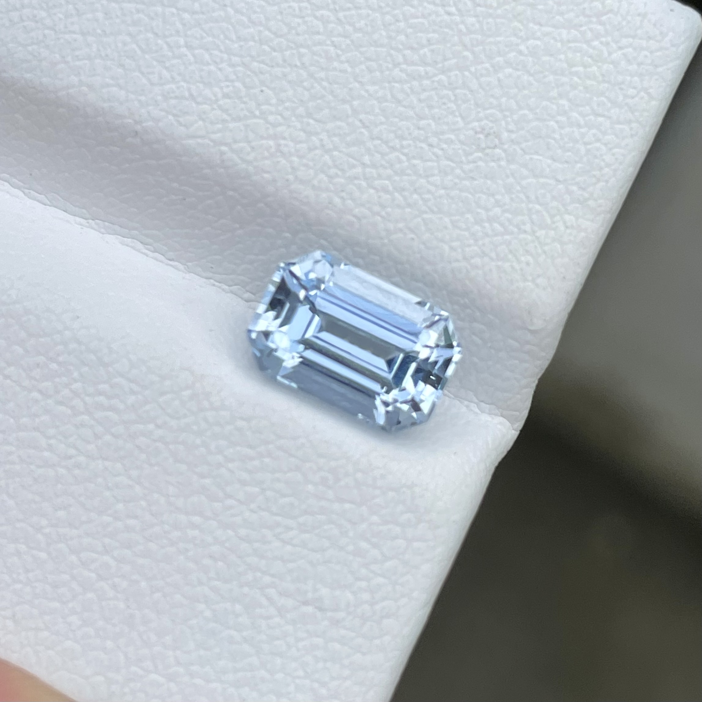 2.25 Carats Octagon Shape Sea Blue Aquamarine Loose Gemstone