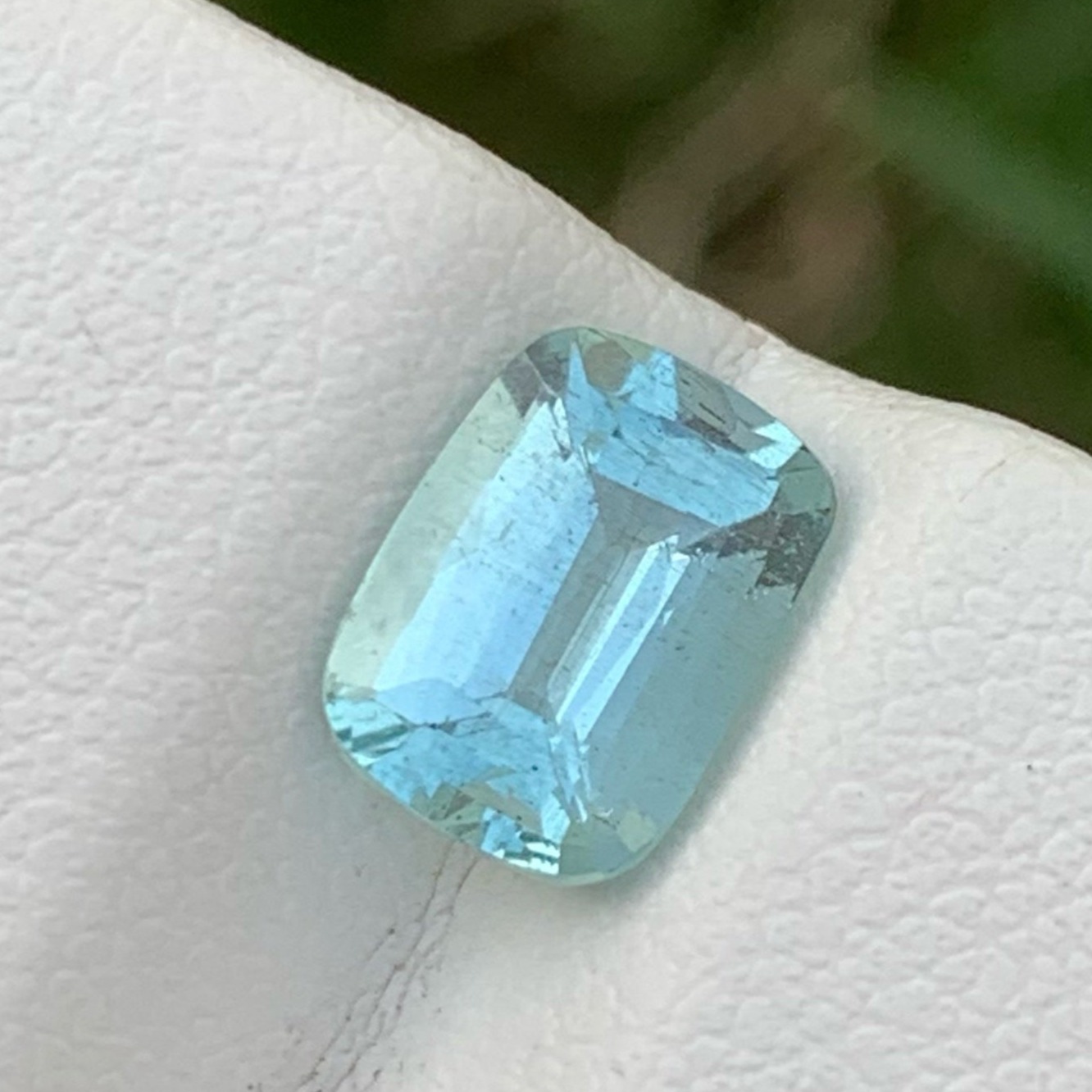 1.50 Carats Cushion Shape Blue Aquamarine Loose Gemstone — view 3