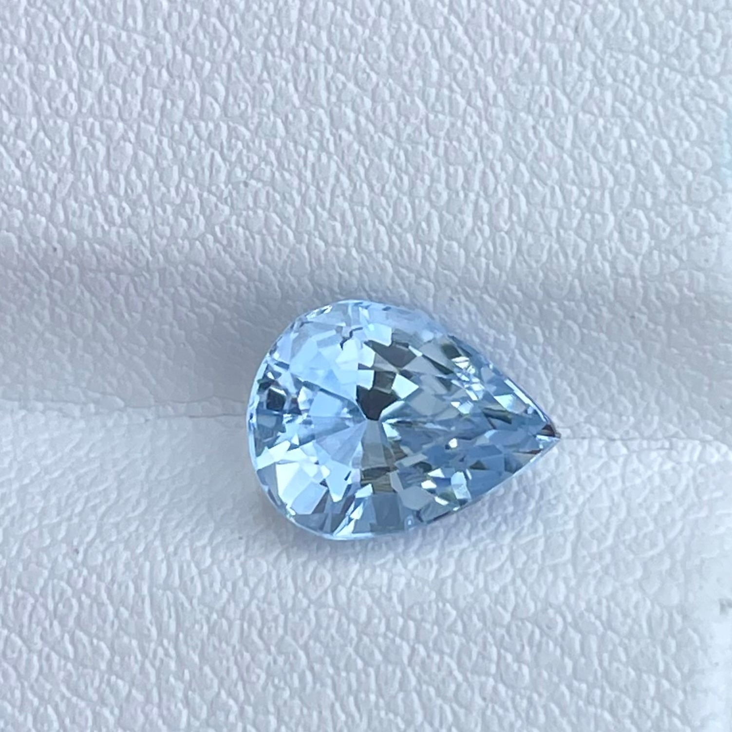 1.85 Carats Pear Shape Aquamarine Loose Gemstone — view 4