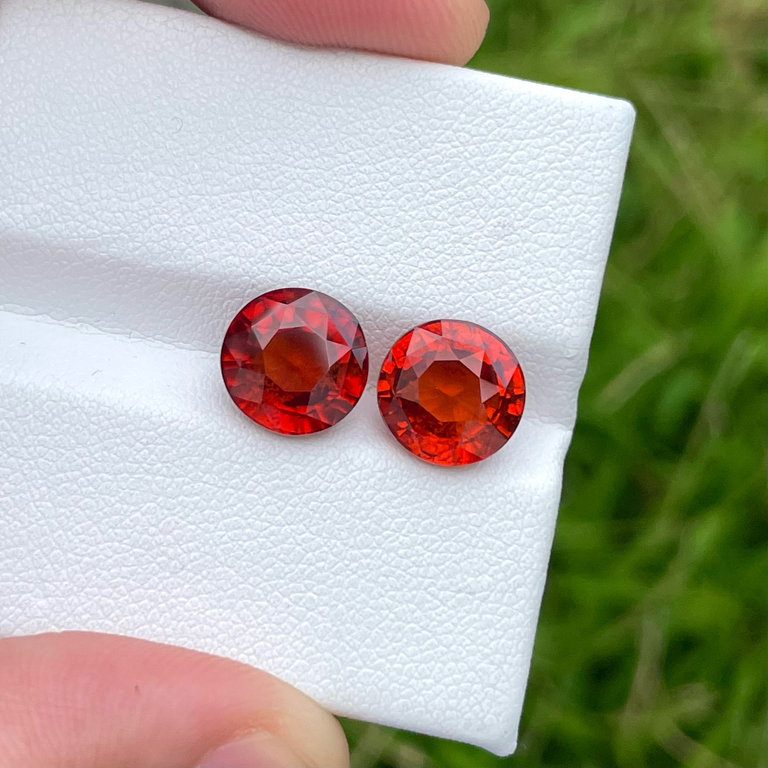 8.10 Carats Round Shape Spessartite Garnet Pair