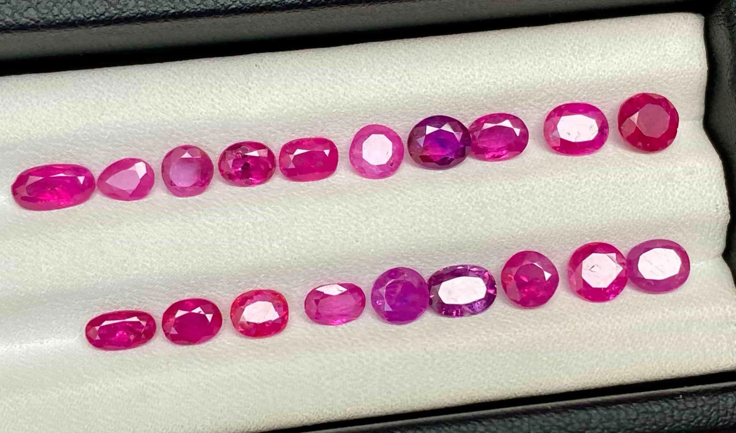 Afghan Ruby Lot — view 2