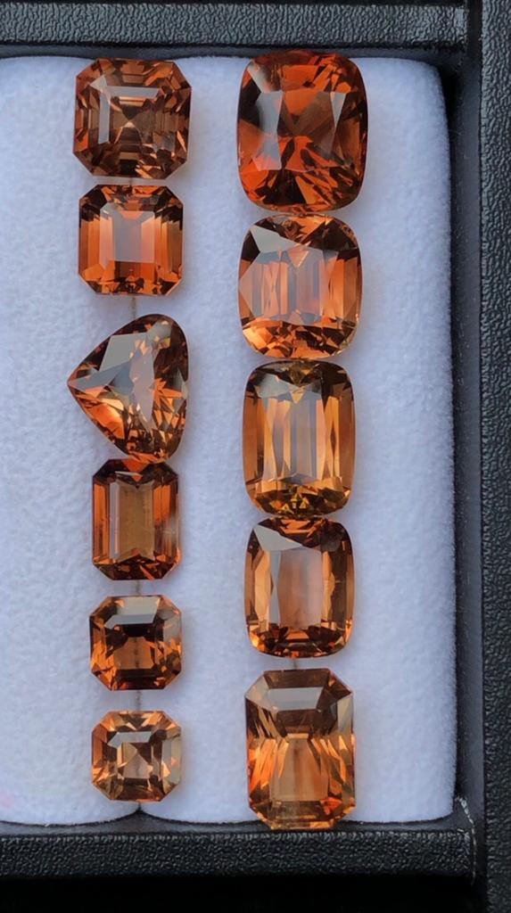 138.48 carats Topaz Lot From Pakistan Loose Gemstone — view 3