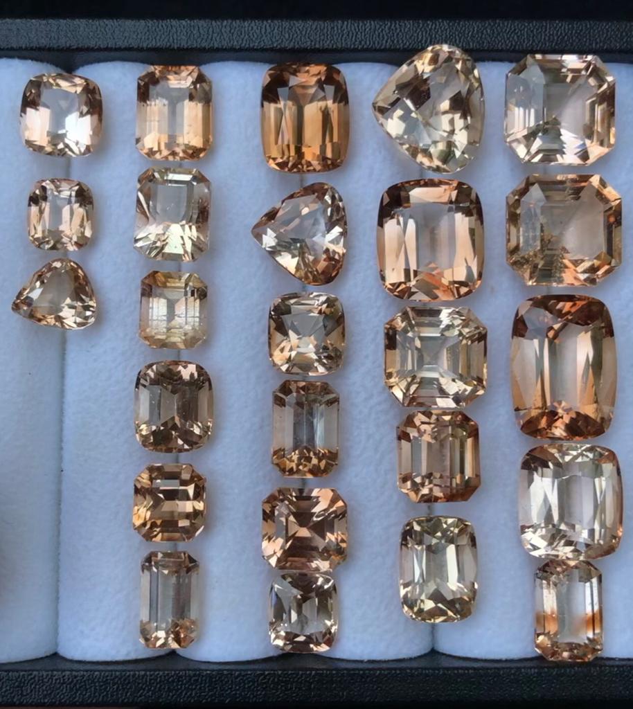 286.24 Carats Golden Topaz lot From Pakistan Loose Gemstone — view 2