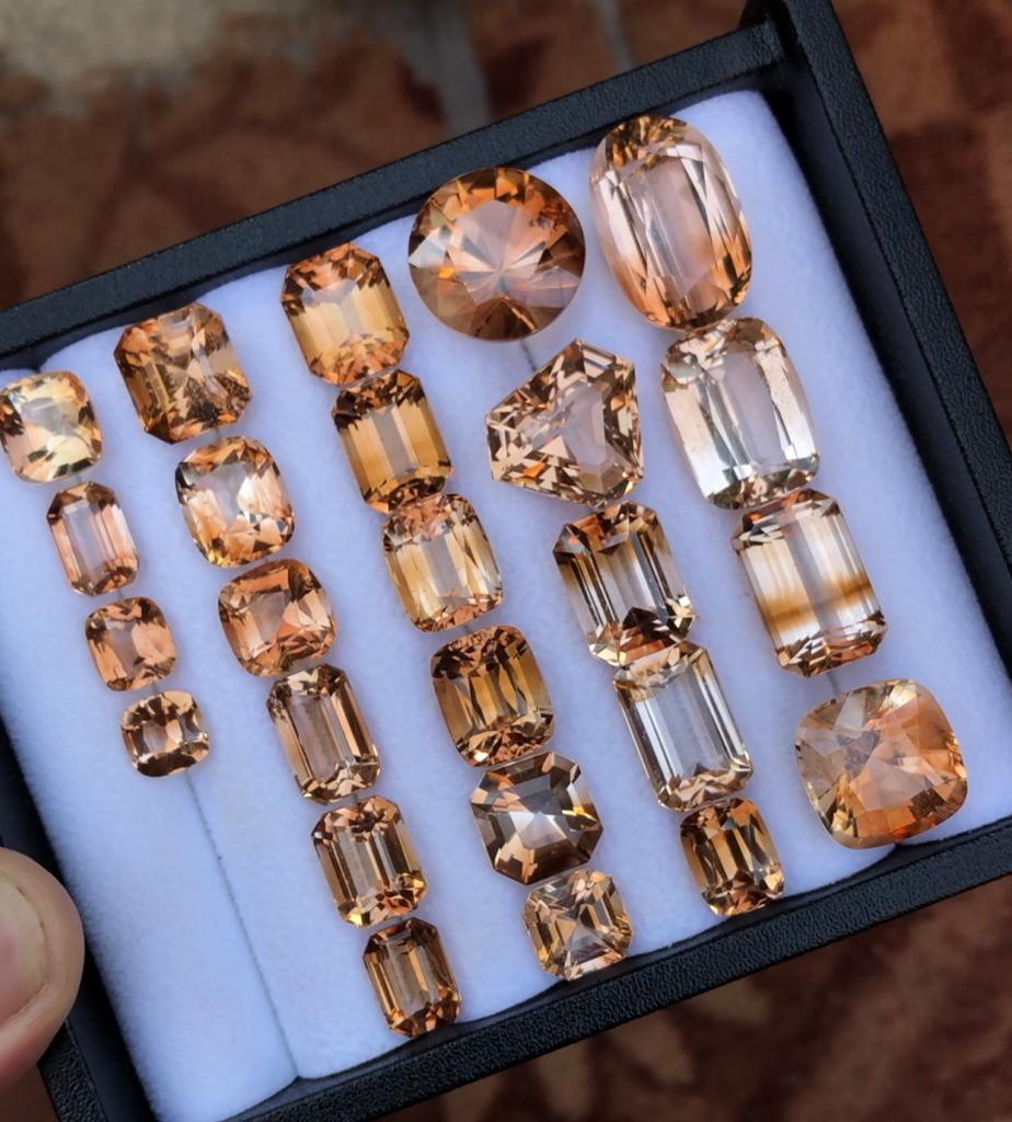 322.07 Carats Golden Topaz lot From Pakistan Loose Gemstone — view 3