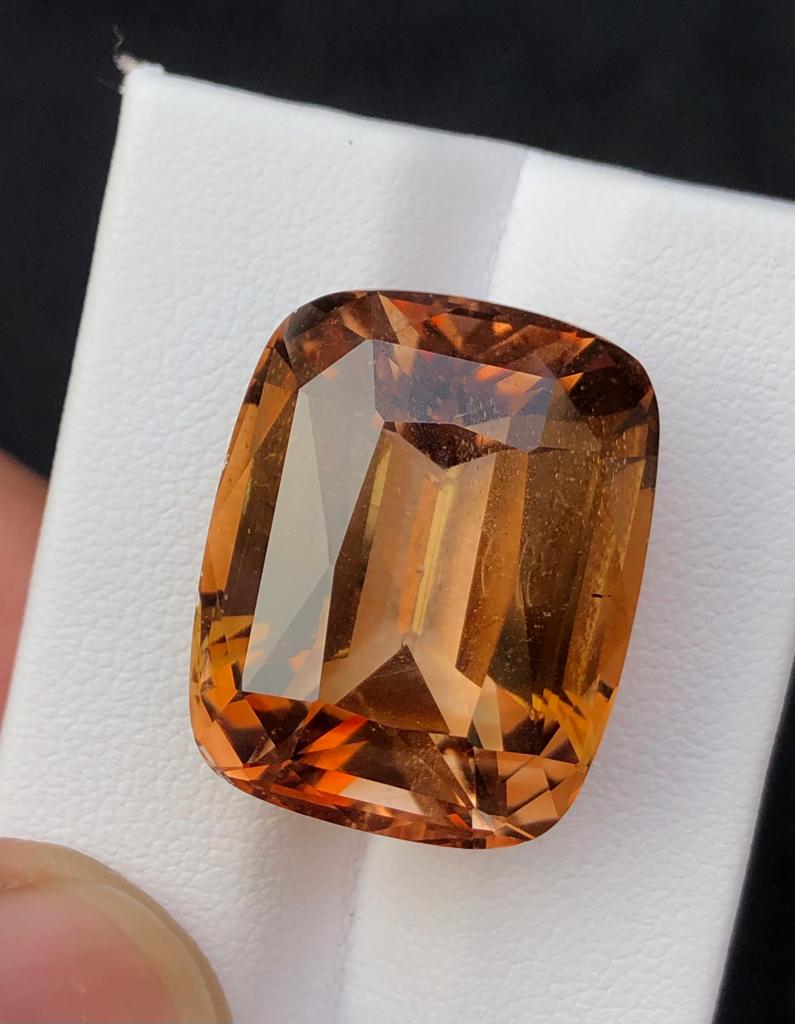 46.96 Carats Golden Topaz From Pakistan Loose Gemstone — view 1