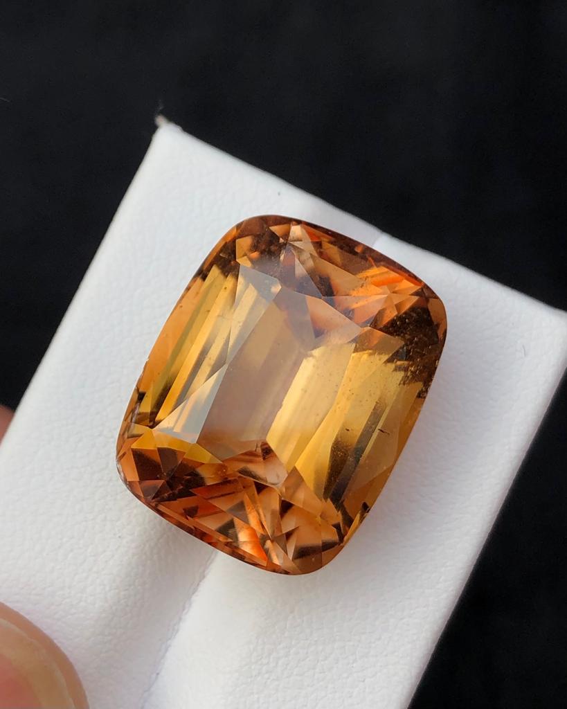 46.96 Carats Golden Topaz From Pakistan Loose Gemstone — view 3