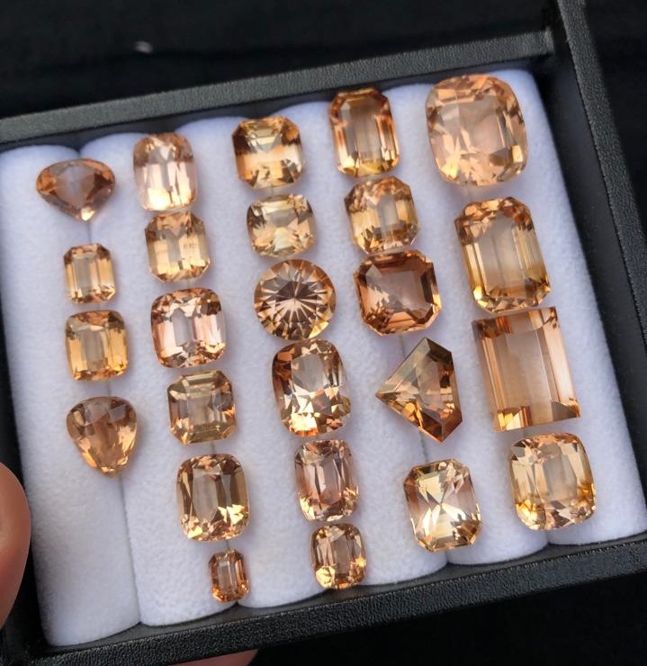 309.49 carats Topaz Lot From Pakistan Loose Gemstone — view 4