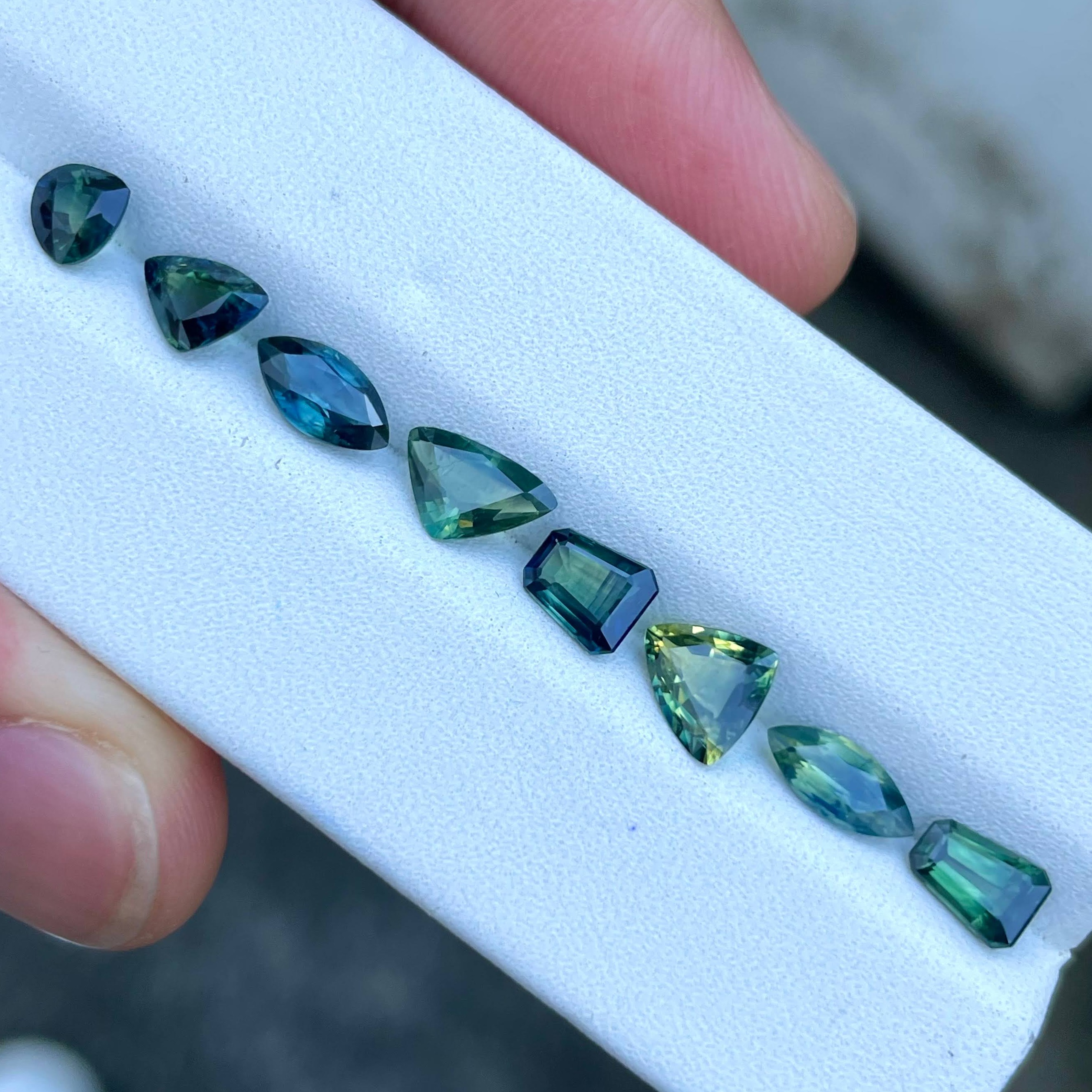 Natural Parti Sapphire Gemstone