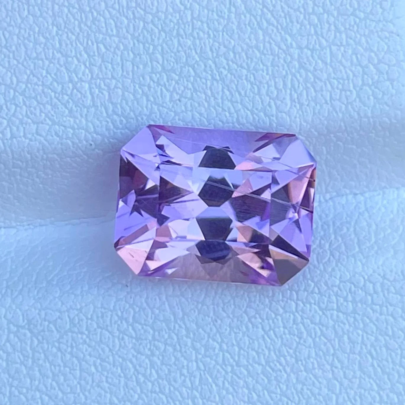 Kunzite — view 3