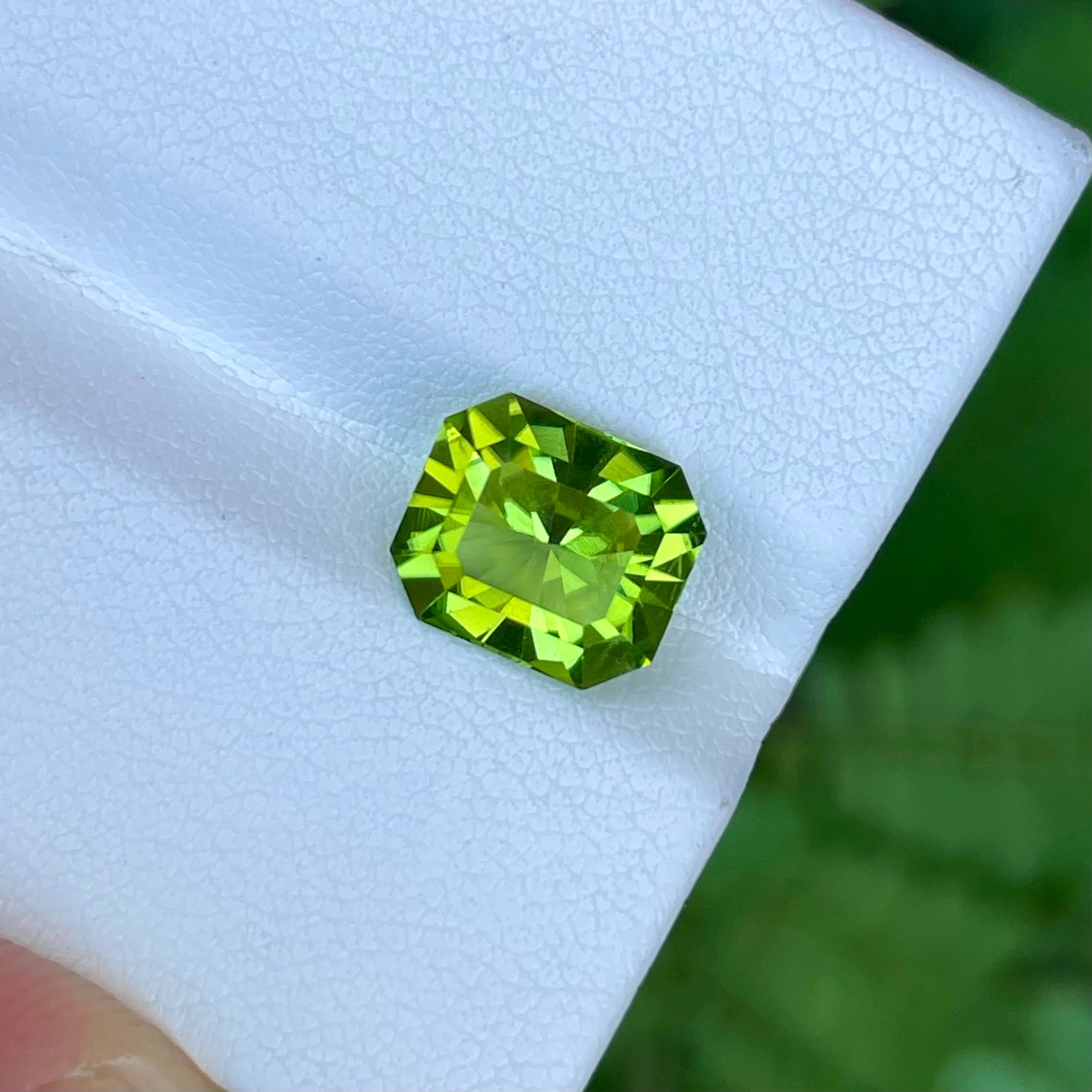 Natural peridot — view 4