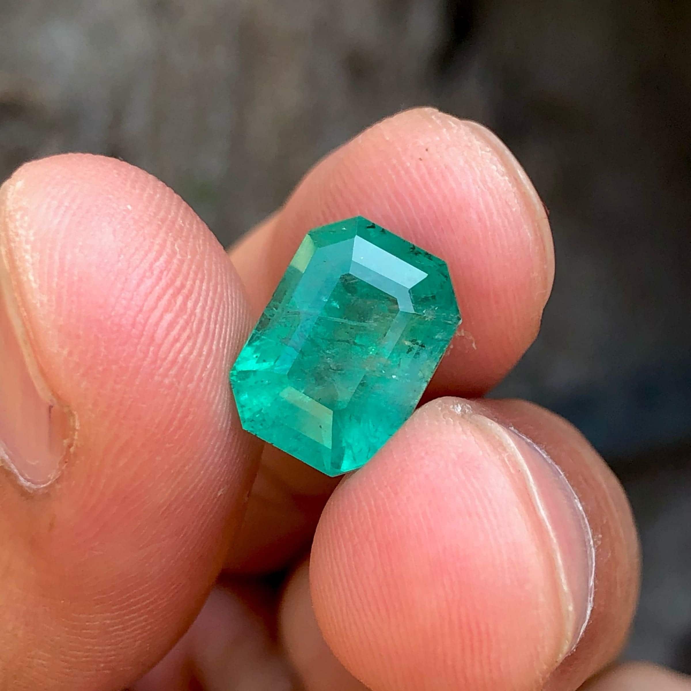 6.75 Carats Emerald From Afghanistan Loose Gemstone — view 2