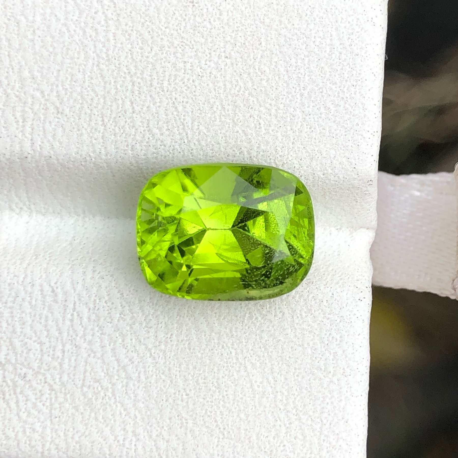 5.95 Carats Peridot From Pakistan Loose Gemstone — view 3