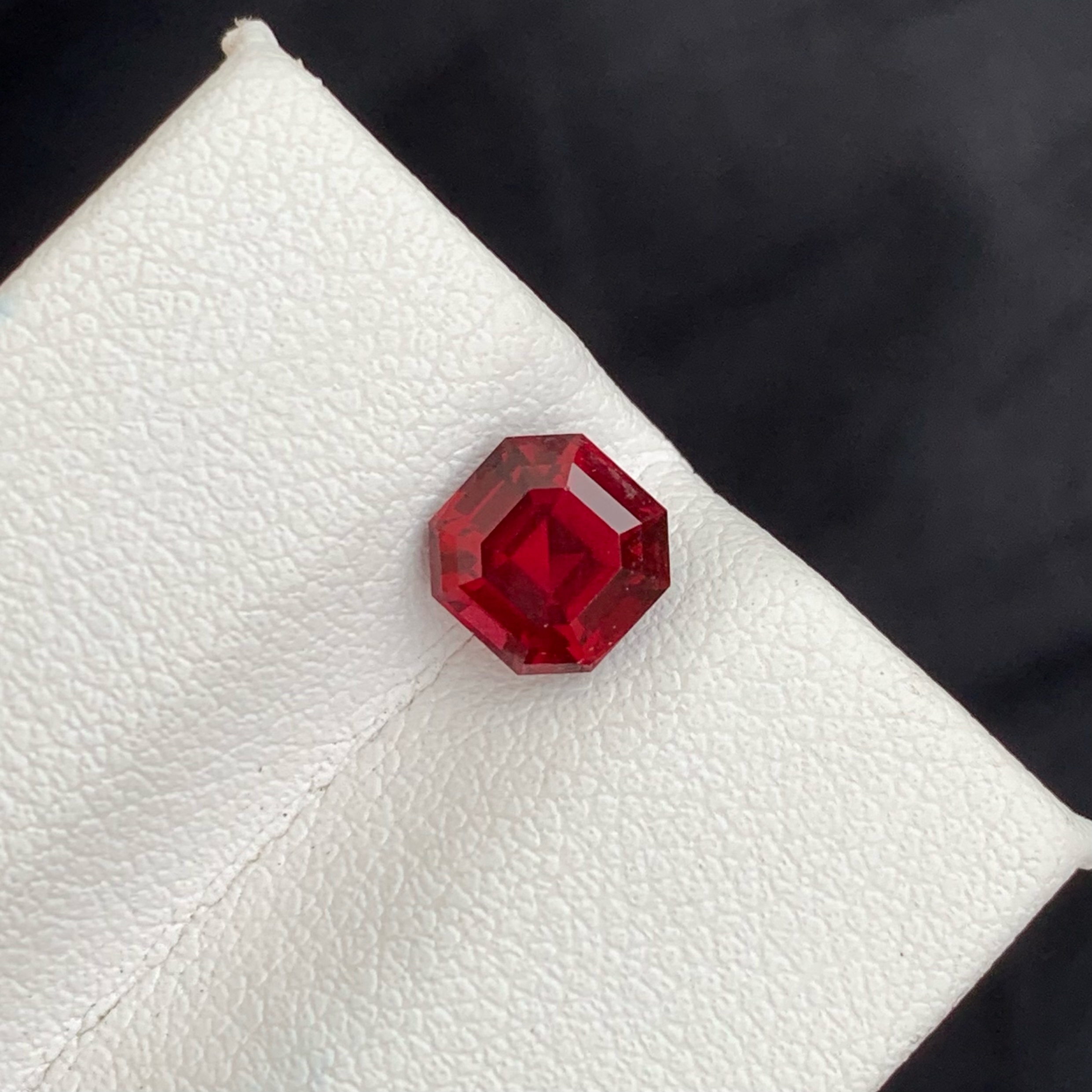 1.70 Carats Fantastic Natural Loose Rhodolite Garnet — view 1