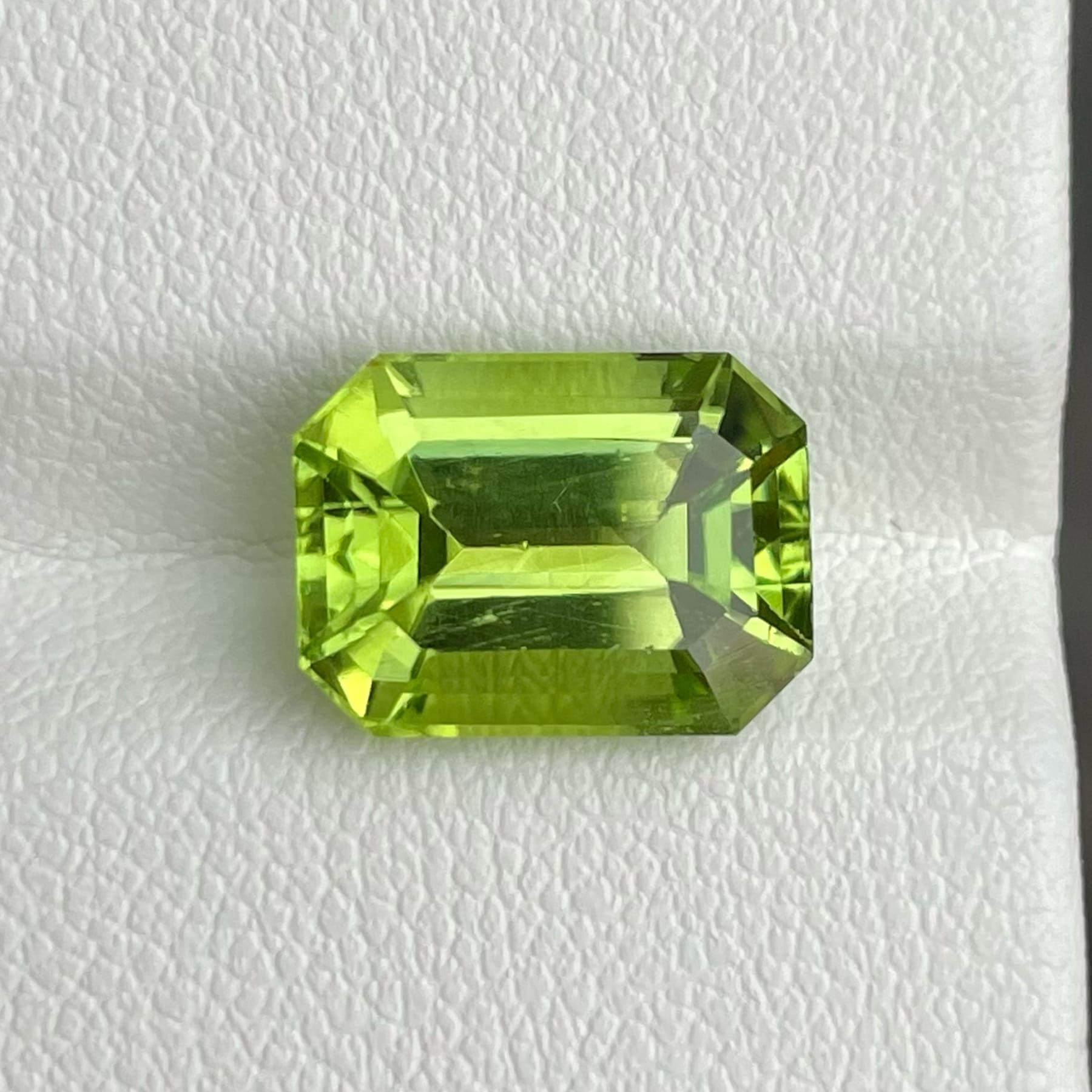 6.12 carats Soft Green Peridot gemstone from Pakistan Loose Gemstone — view 1