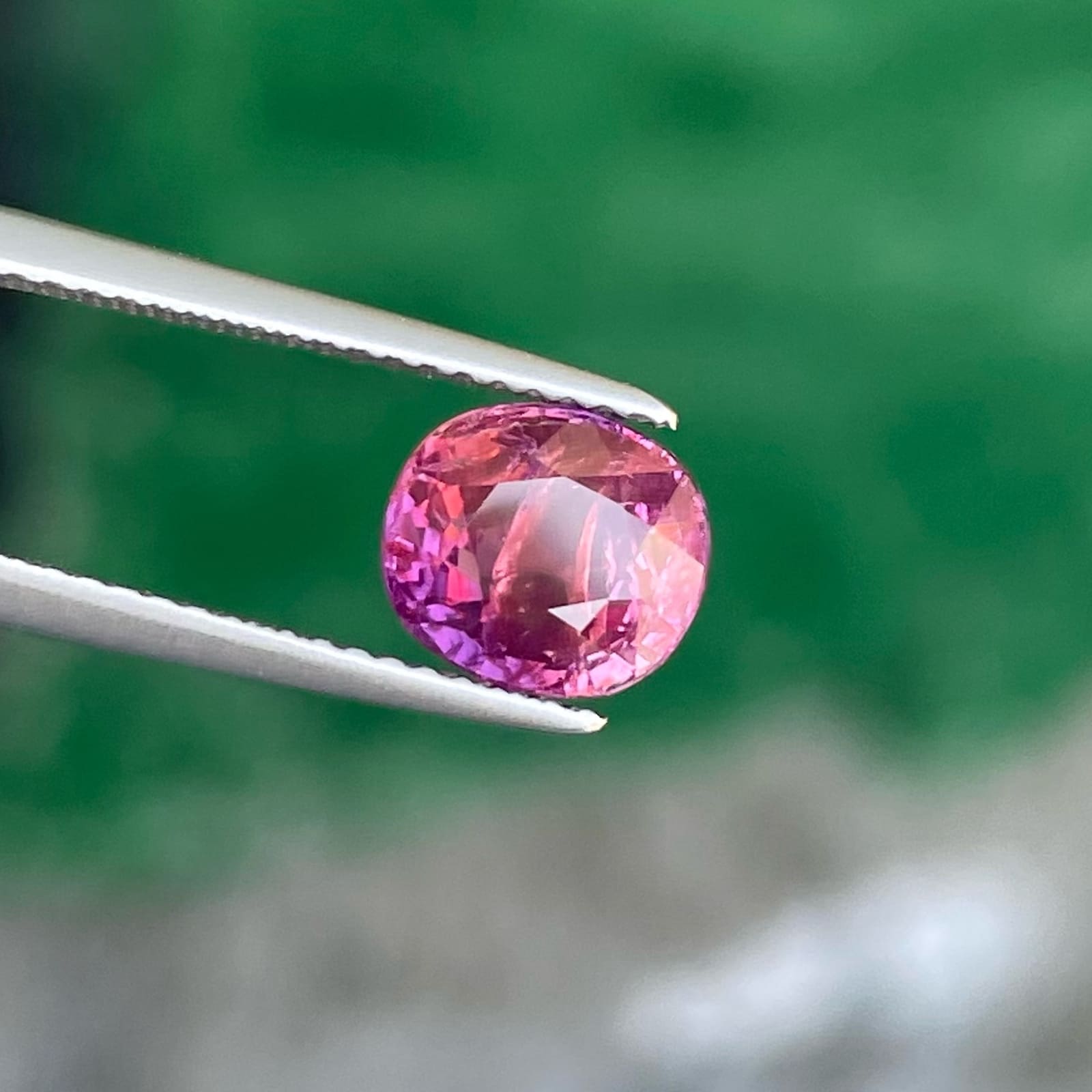 2.32 Carats Pinkish Purple Sapphire From Sri Lanka Loose Gemstone — view 1