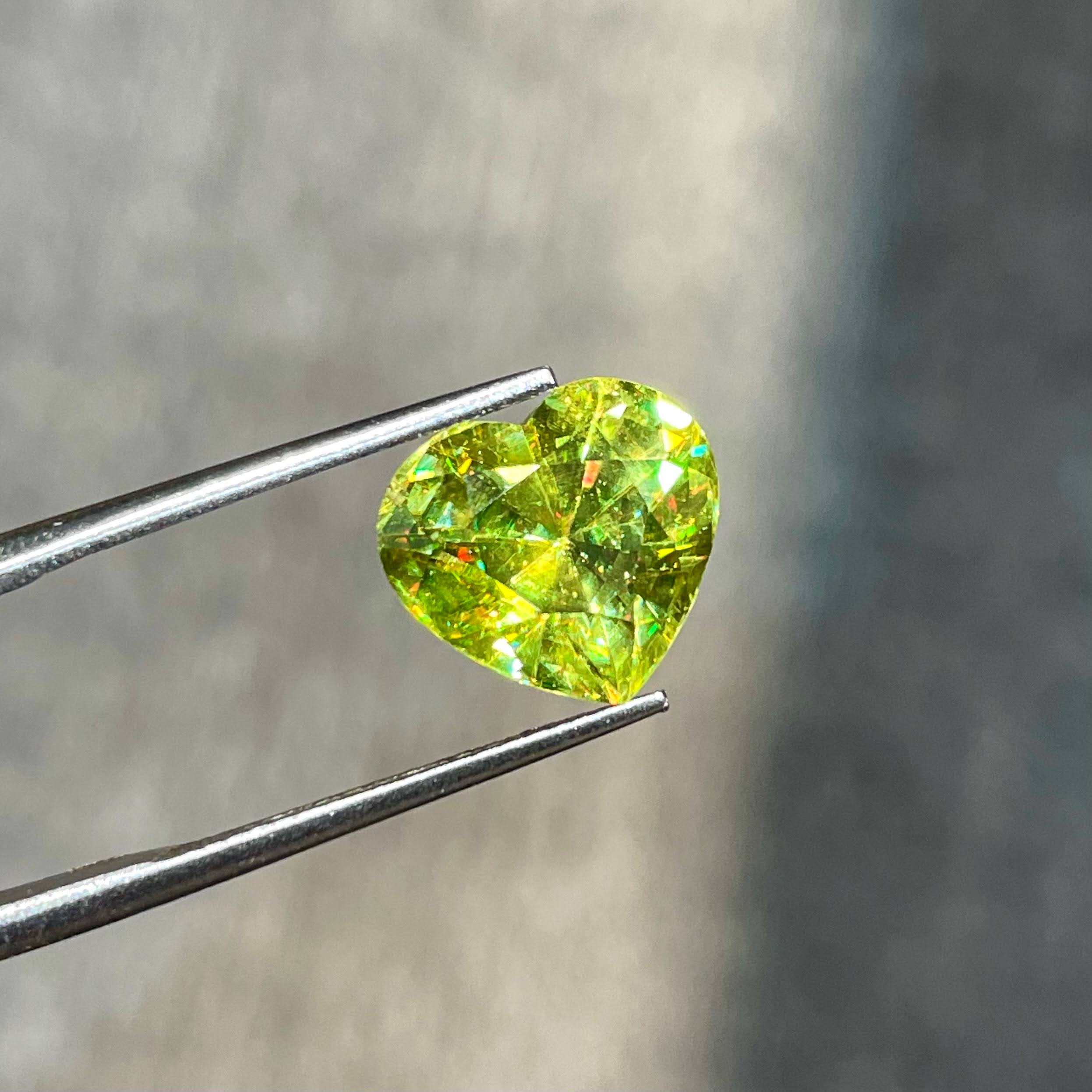 5.15 Carats Fine Quality Sphene Stone Heart Shaped Madagascar's Gemstone — view 2