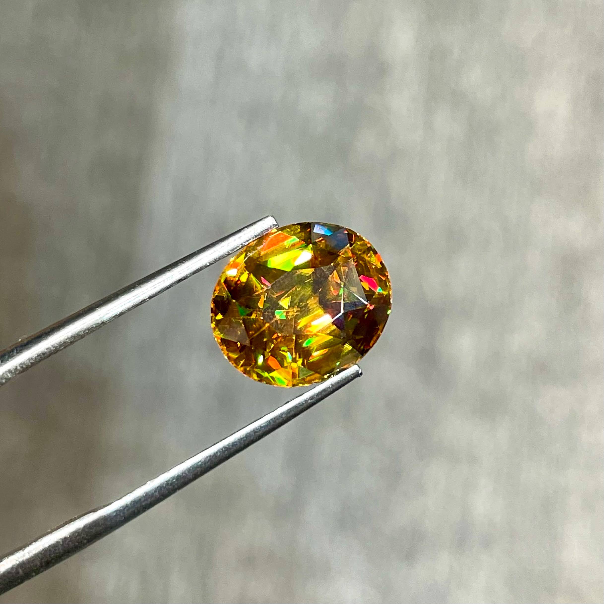4.75 Carats Fine Quality Sphene Stone Oval Shaped Madagascar's Gemstone