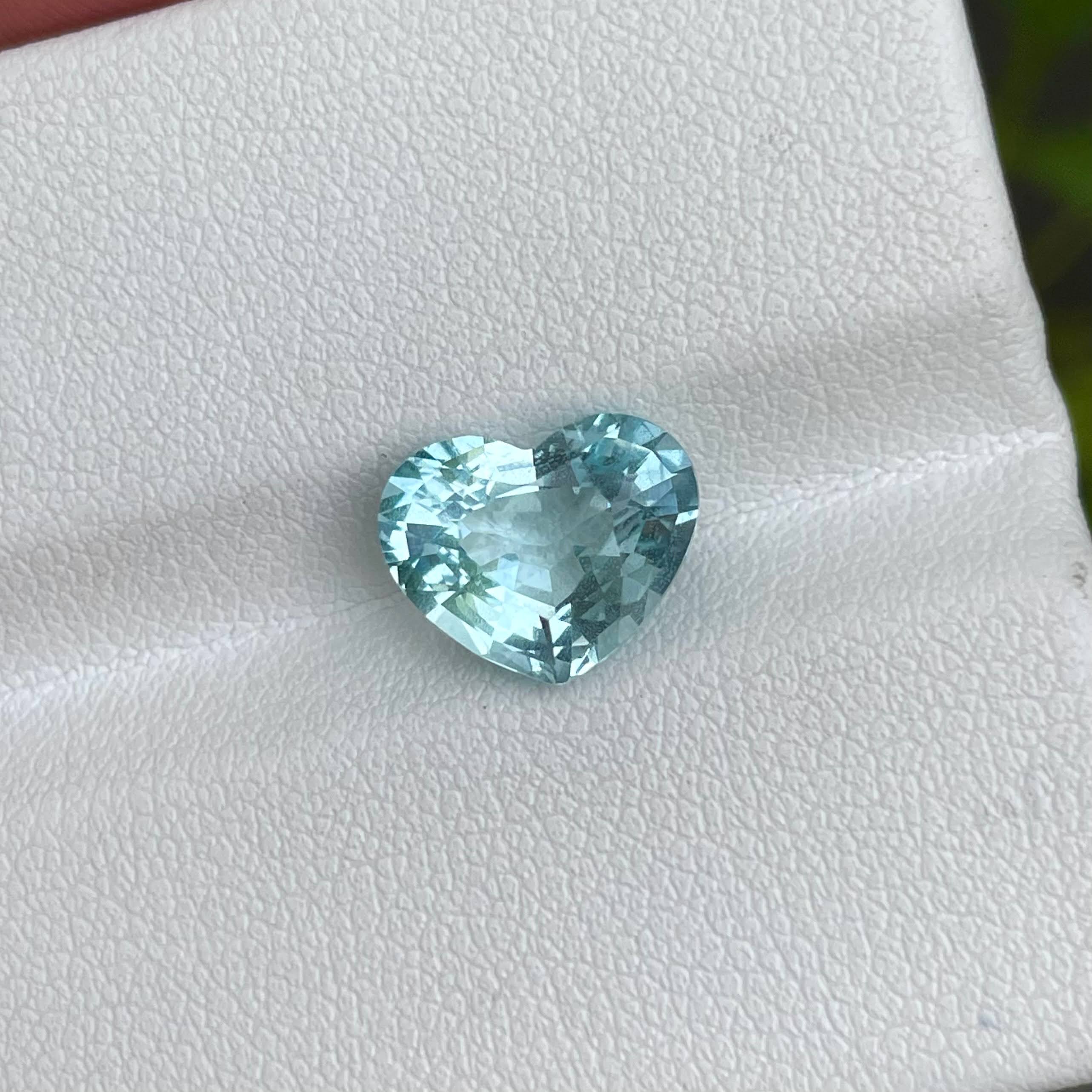 2.75 Carats Blue Aquamarine Stone Heart Cut Natural Madagascar's Gemstone