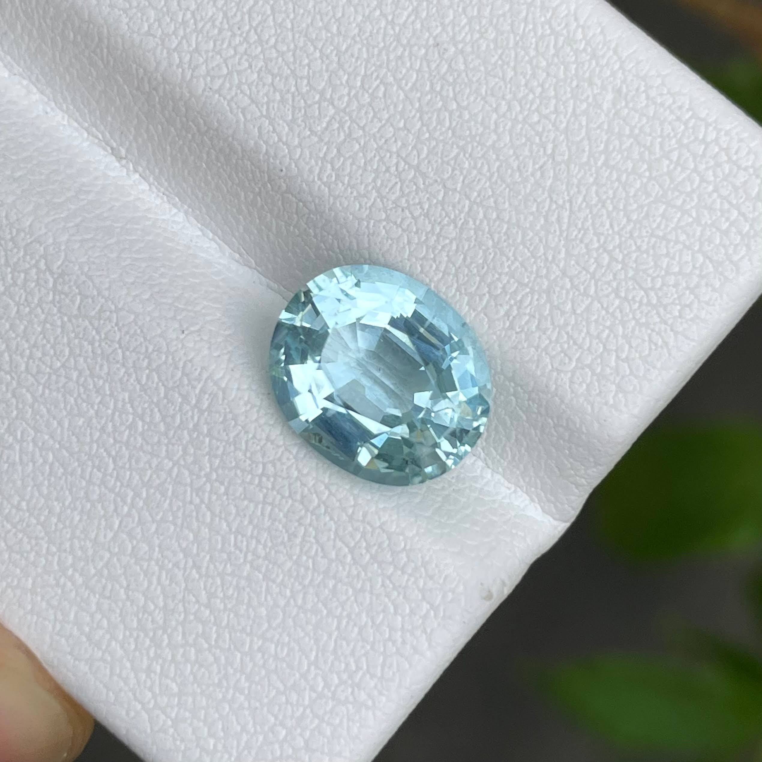 3.85 Carats Light Blue Aquamarine Oval Cut Natural Madagascar's Gemstone — view 3
