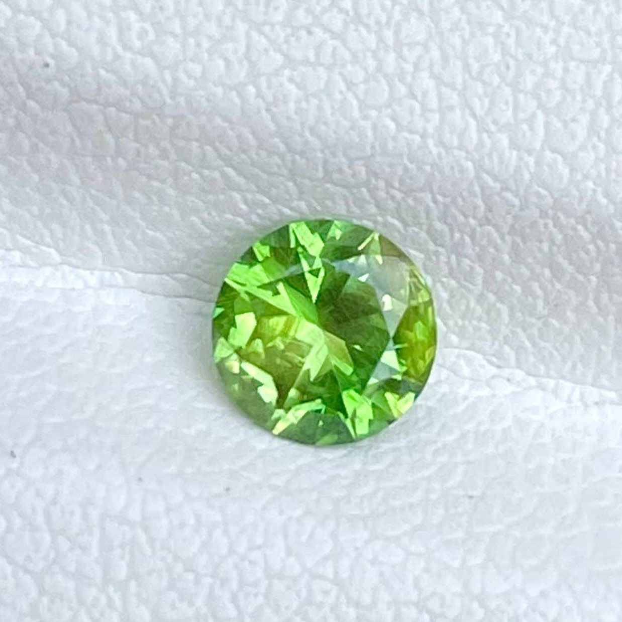 0.62 Carats Demantoind Garnet Stone Round Cut Natural Russian Gemstone
