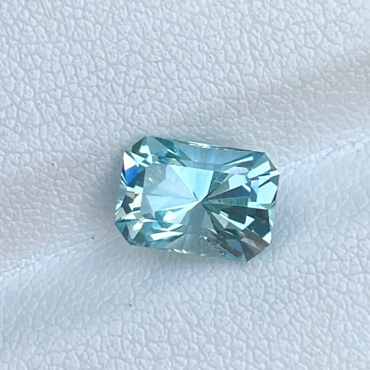 1.90 Carats Blue Aquamarine Stone Radiant Cut Natural Madagascar's Gemstone — view 2
