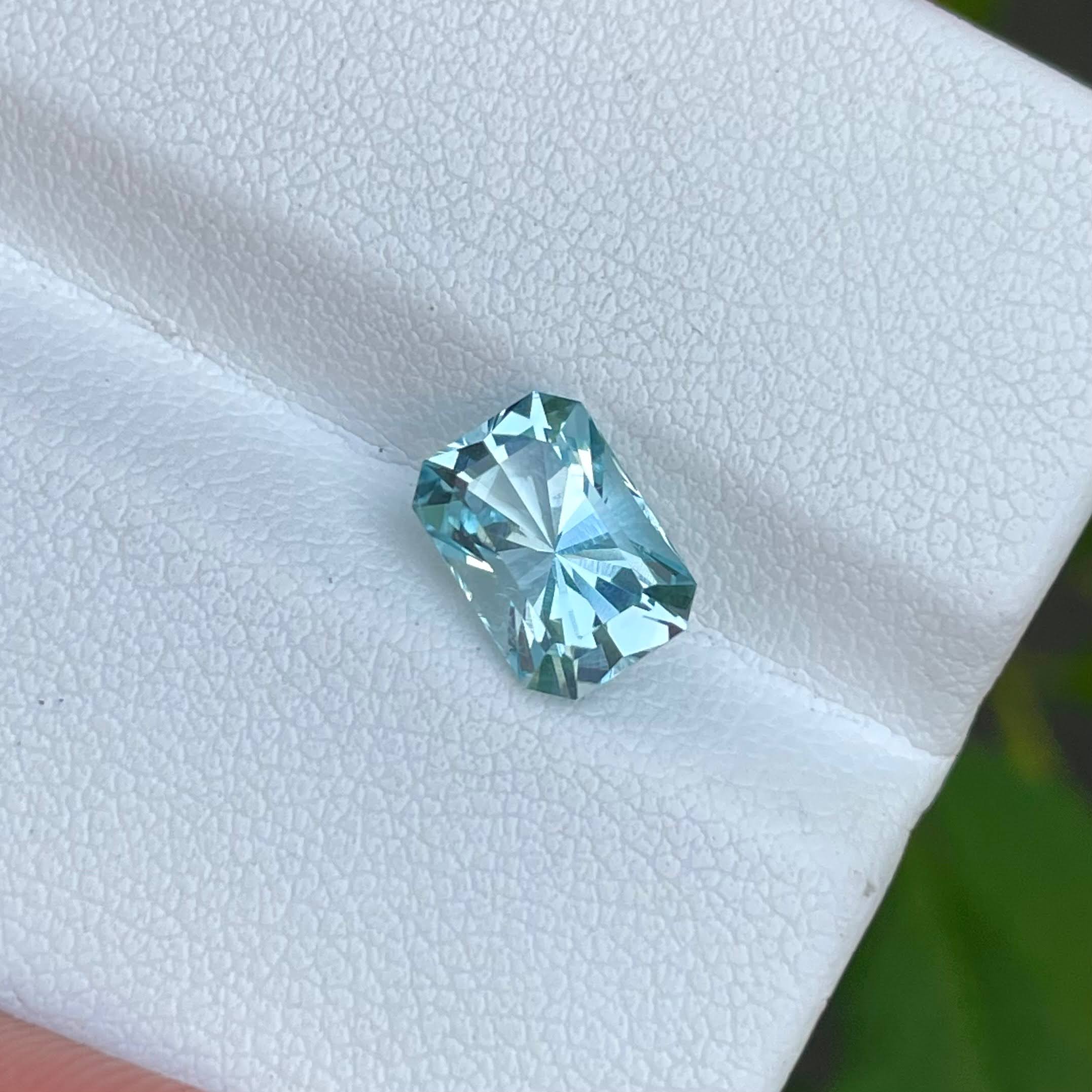1.90 Carats Blue Aquamarine Stone Radiant Cut Natural Madagascar's Gemstone — view 3