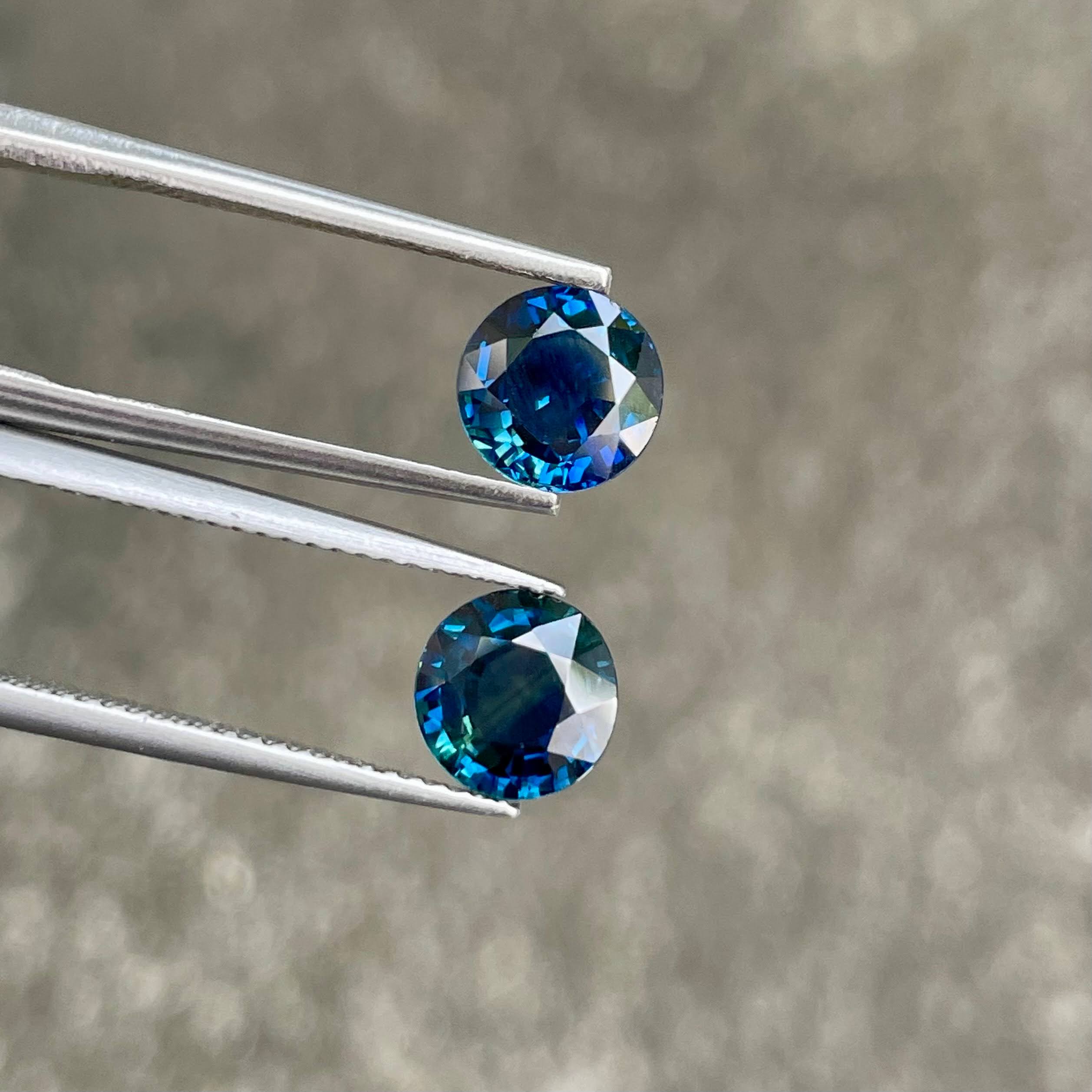 3.19 Carats Teal Blue Sapphire Pair Round Cut Natural Madagascar's Gemstone — view 2